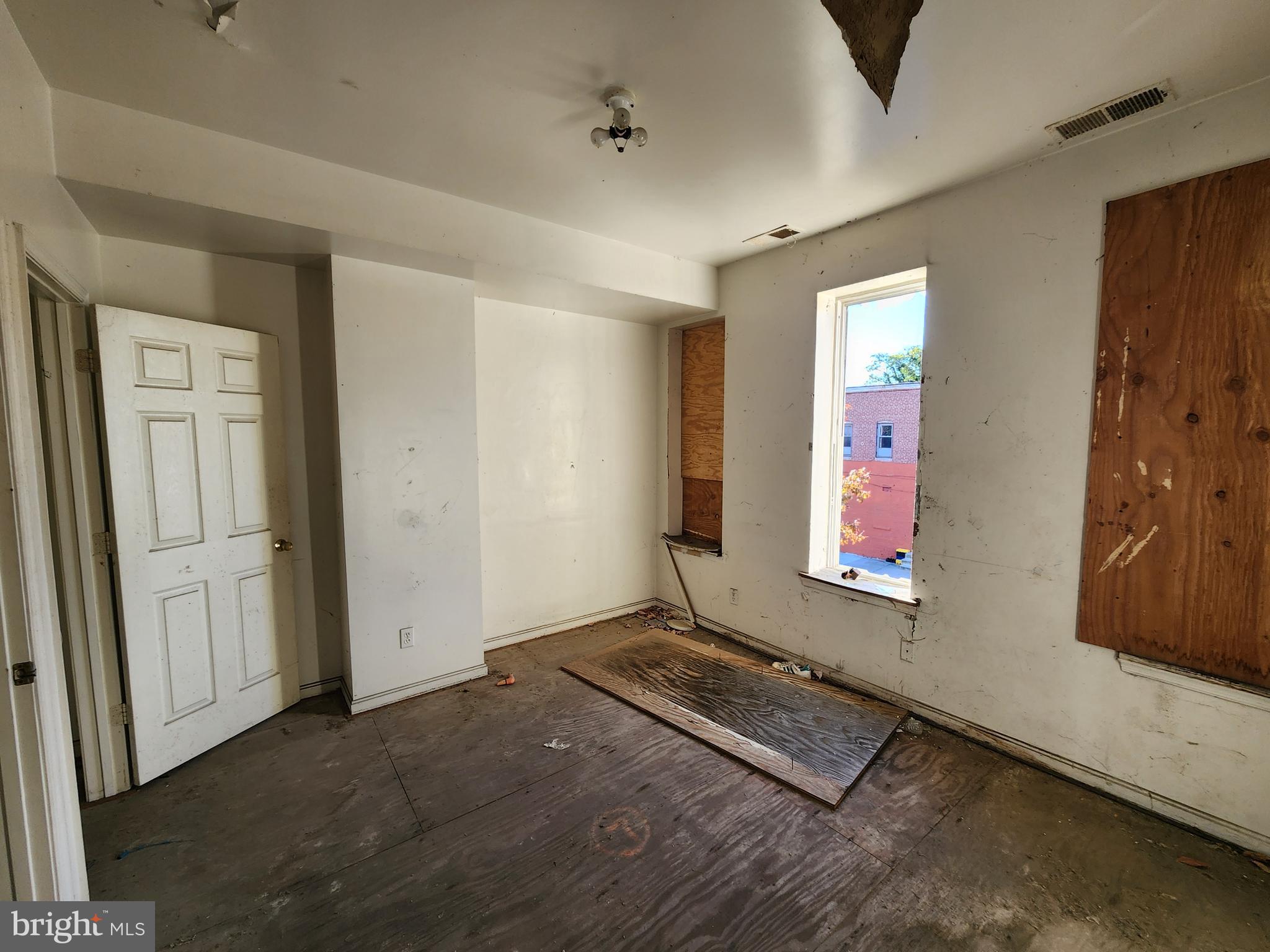 SANDTOWN-WINCHESTER - Residential