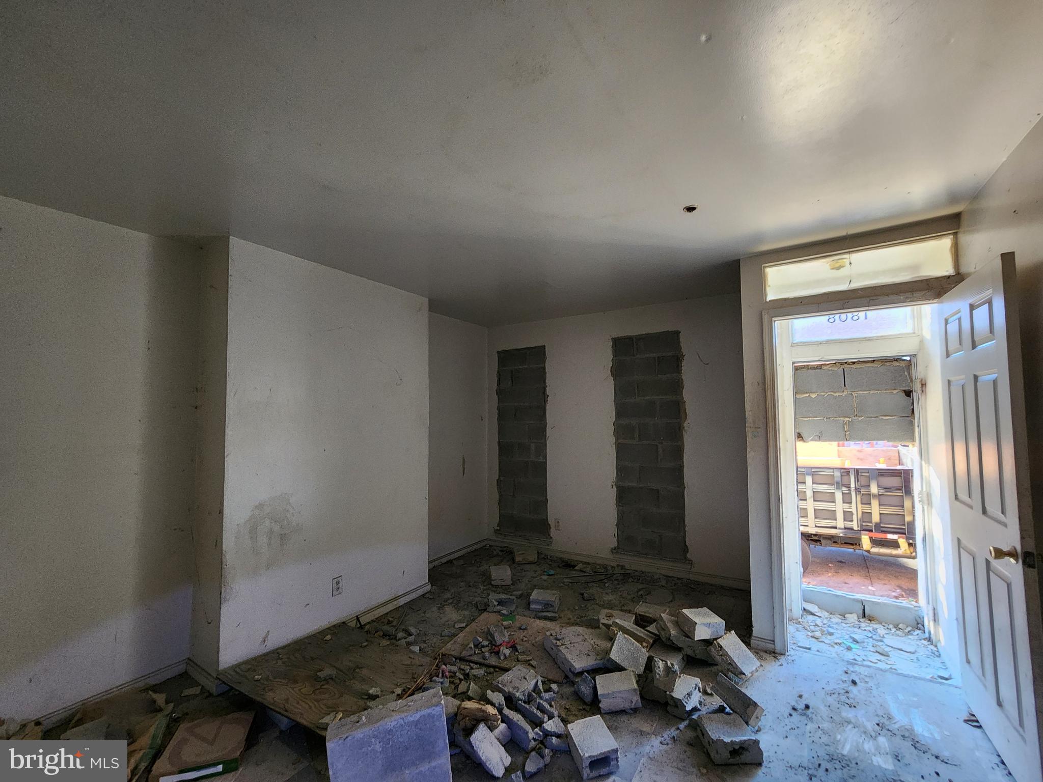 SANDTOWN-WINCHESTER - Residential