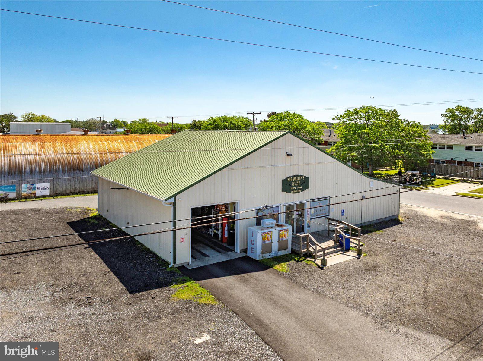 This is a well established Beer, wine ,Liquor and lottery store.  Store brings in high sales volume including the lottery and ATM machine.  Big Willeys has been in business since 2002 and has been expanded to include Liquor in 2023.  This is a one stop shop for Lottery, Snacks, Sodas, water, Liquor, beer and wine.  The inventory will be sold separately at cost.