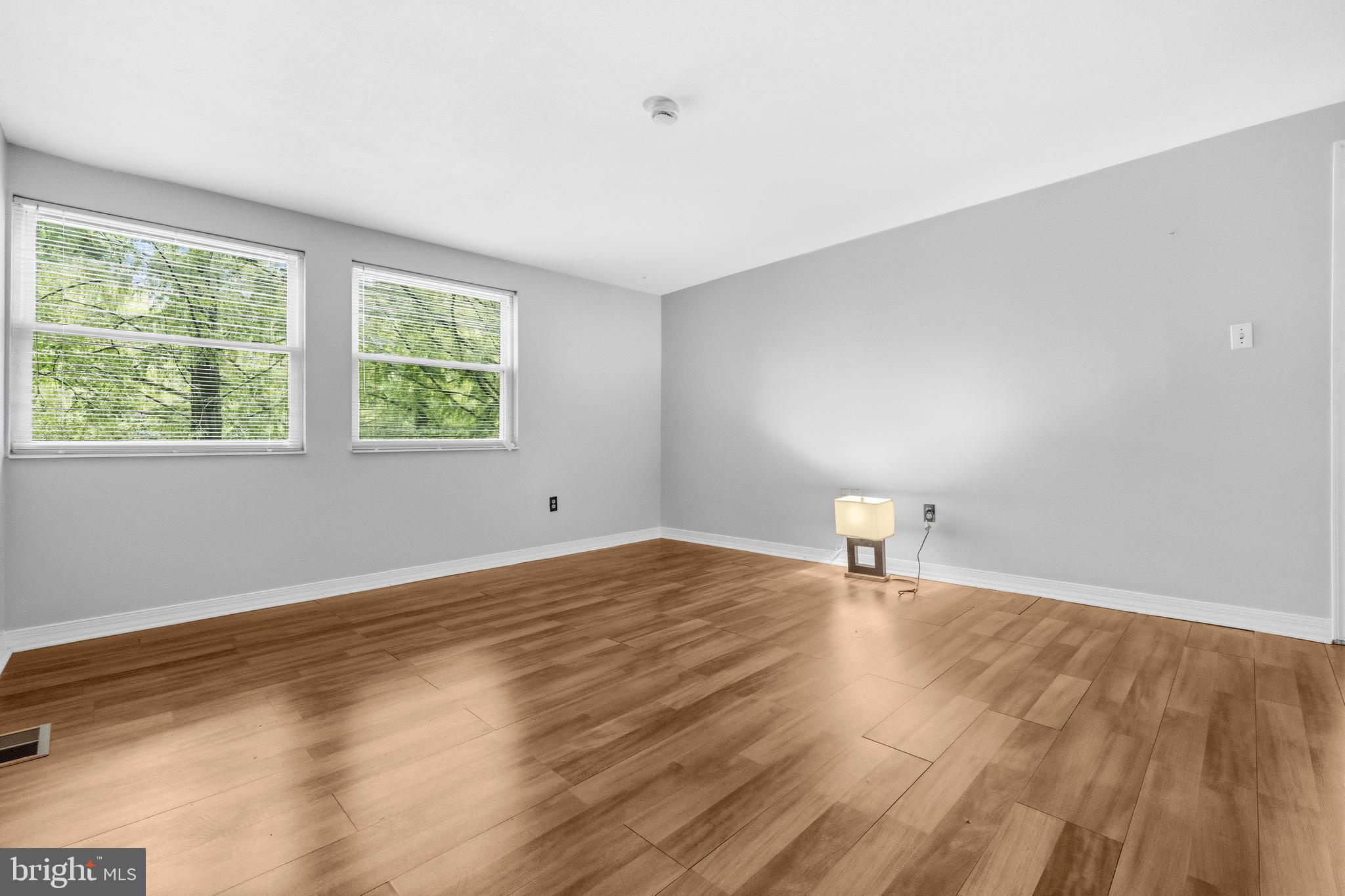 LONG REACH - Residential