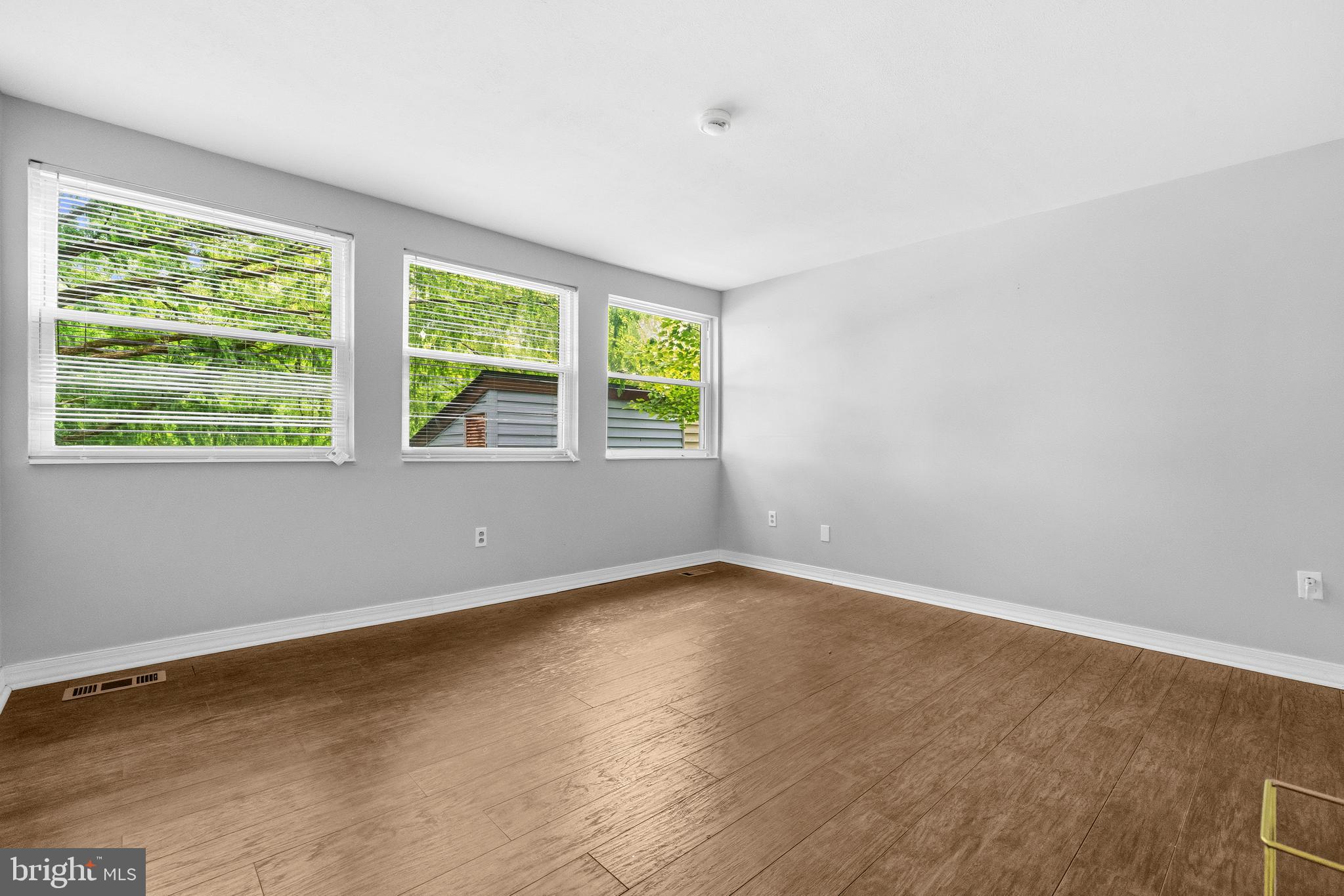 LONG REACH - Residential