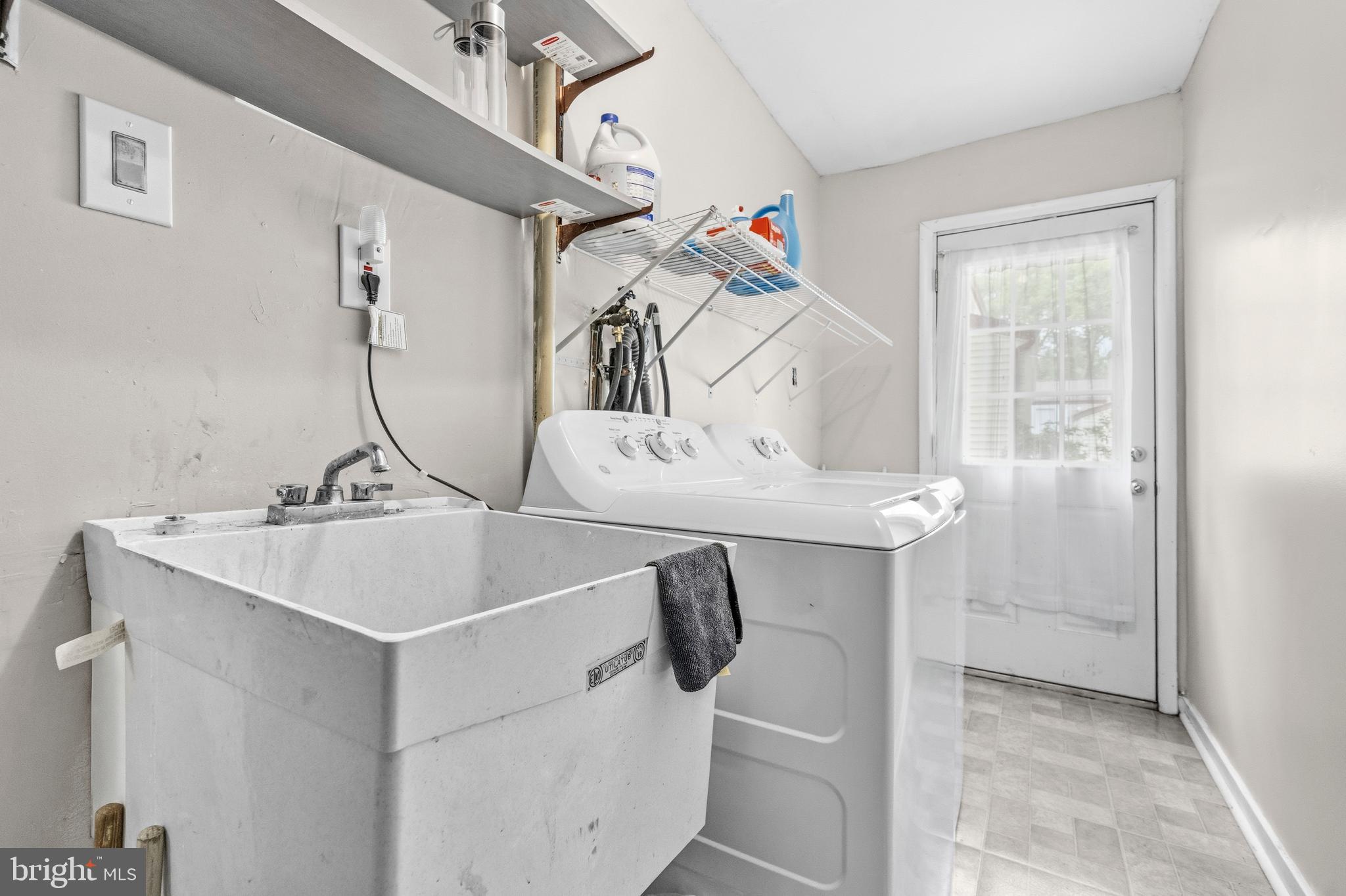 LONG REACH - Residential