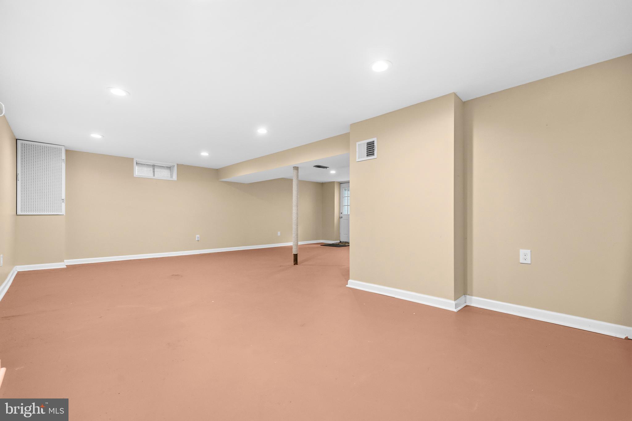 LONG REACH - Residential