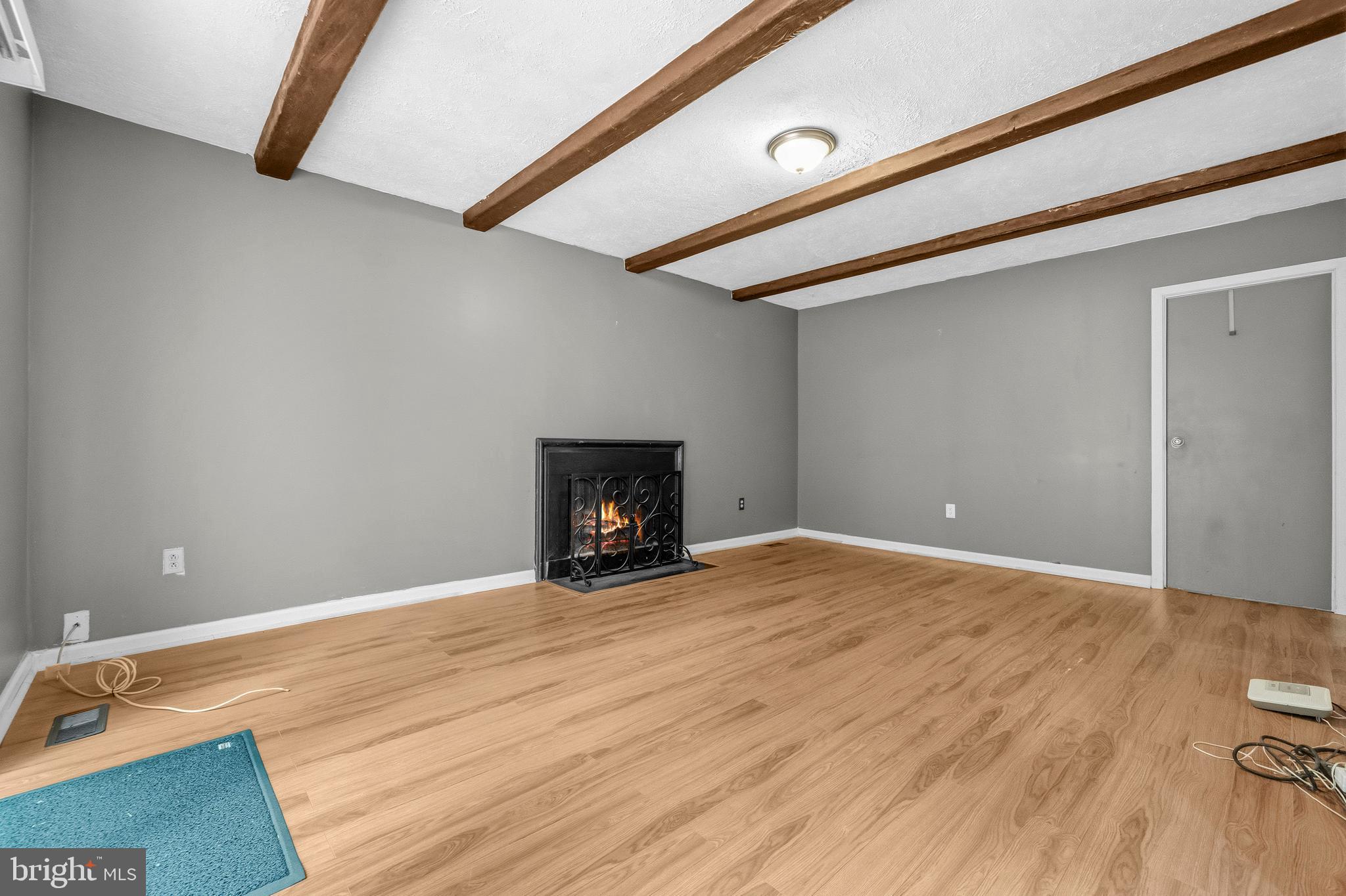 LONG REACH - Residential