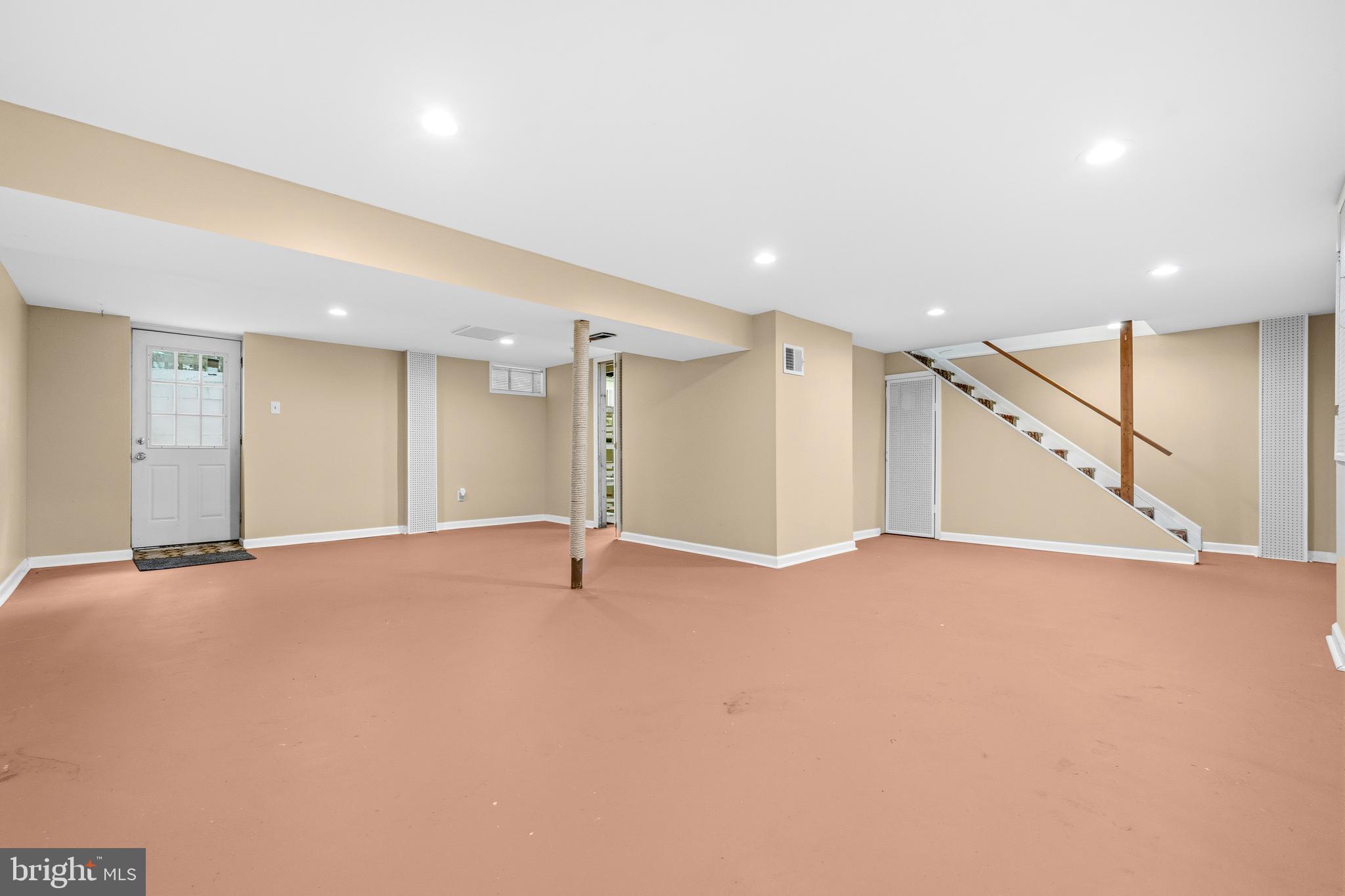 LONG REACH - Residential