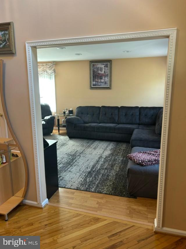 YARDLEY RUN - Residential