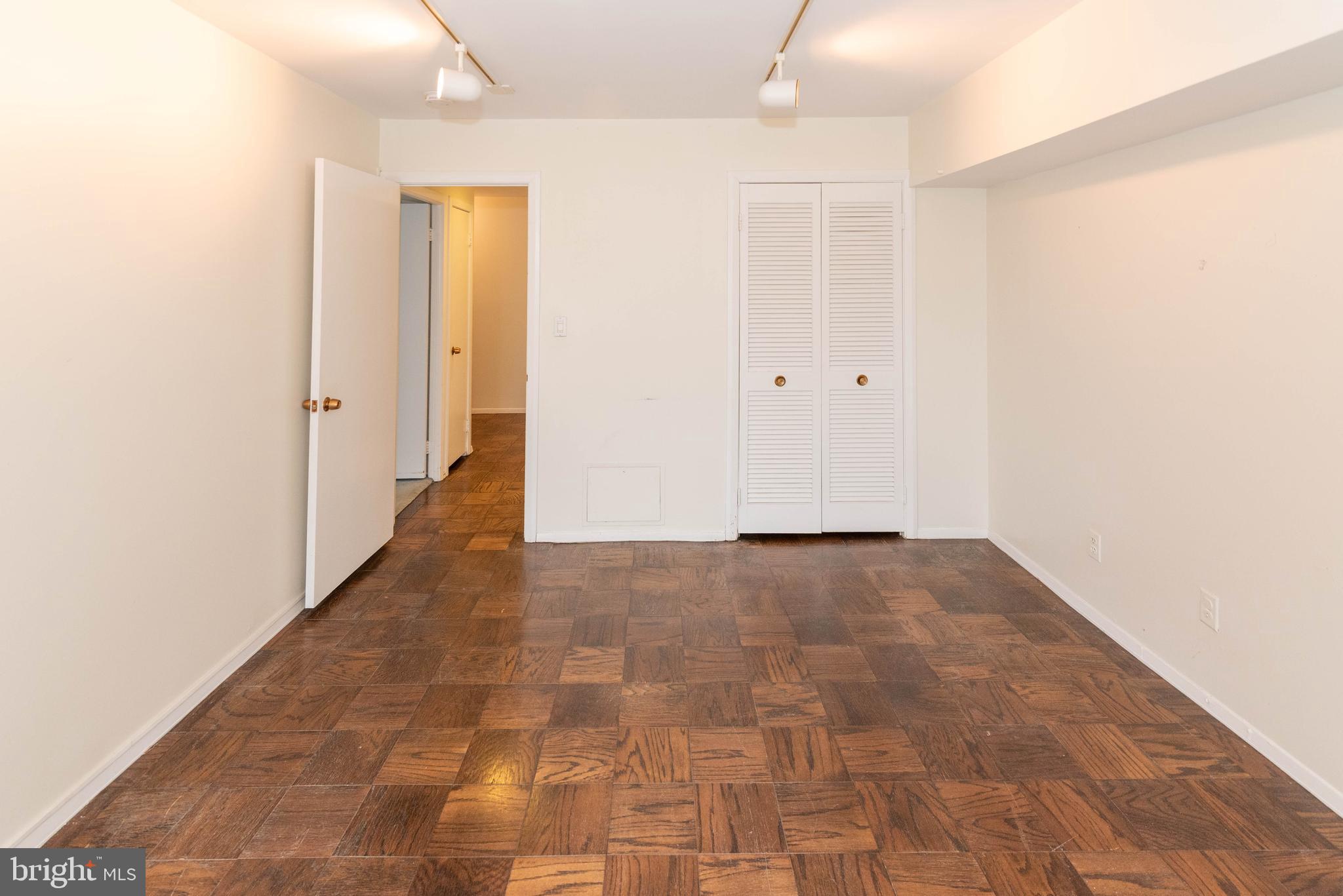 ARLINGTON - Residential
