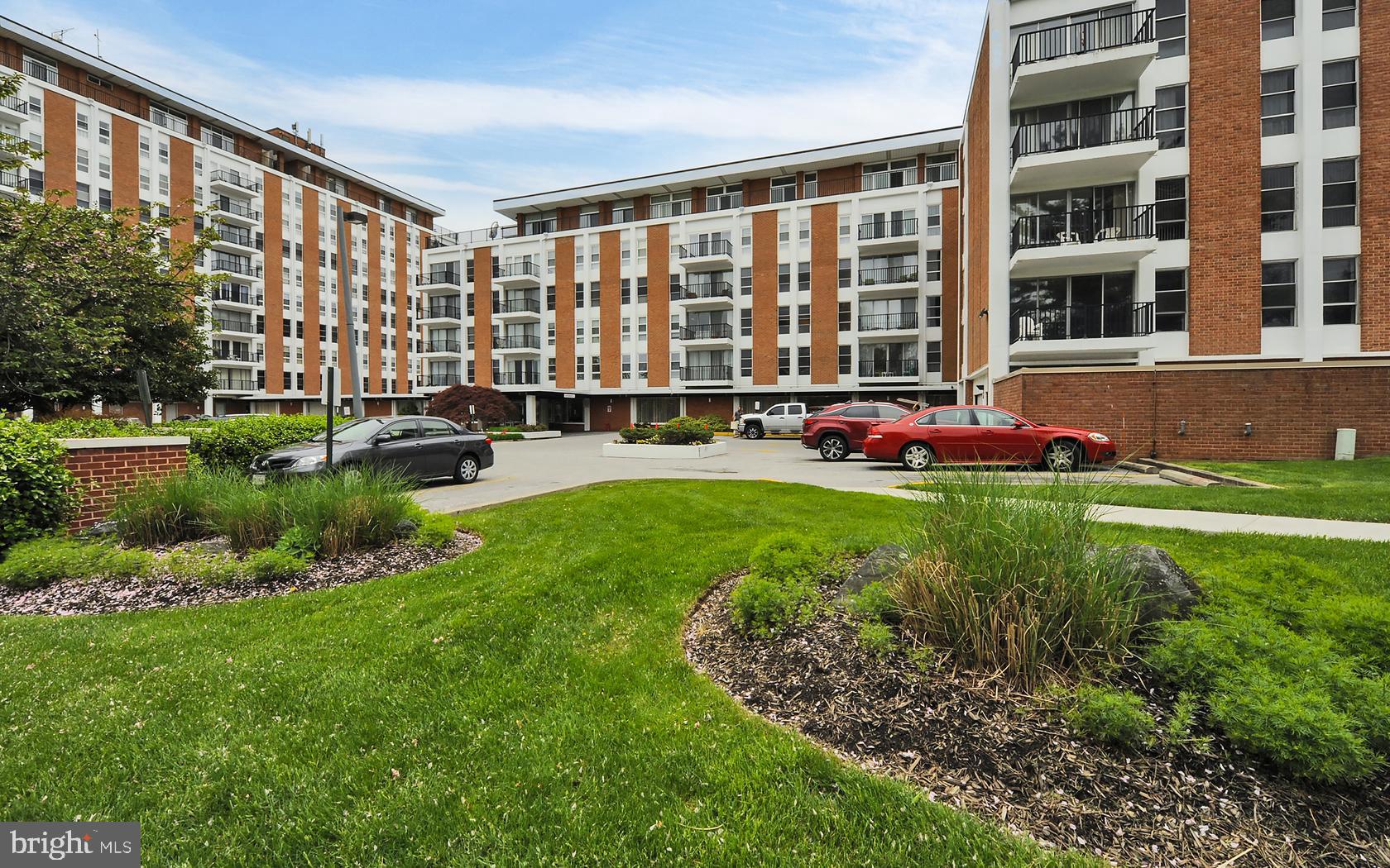 List price is Opening Bid at the Online auction to be conducted on Auctioneers website. Online Auction Only! Bidding begins Friday, March 28th and ends Wednesday, April 2, 2025 at 1:00PM. Spacious 2-Bedroom Condo in The Imperial – A Full-Service Building in Baltimore City. Spacious 5th-floor condo featuring plush wall-to-wall carpeting and parquet wood floors throughout. Enjoy a sunken living and dining area, a bright eat-in kitchen, and sliding doors opening to a private balcony. The spacious primary bedroom boasts a mirrored dressing area, a separate tub, and a separate shower. In-unit laundry included for added convenience. Monthly fees include special assessments, cable, garage parking, utilities, doorman service, and access to the party room.