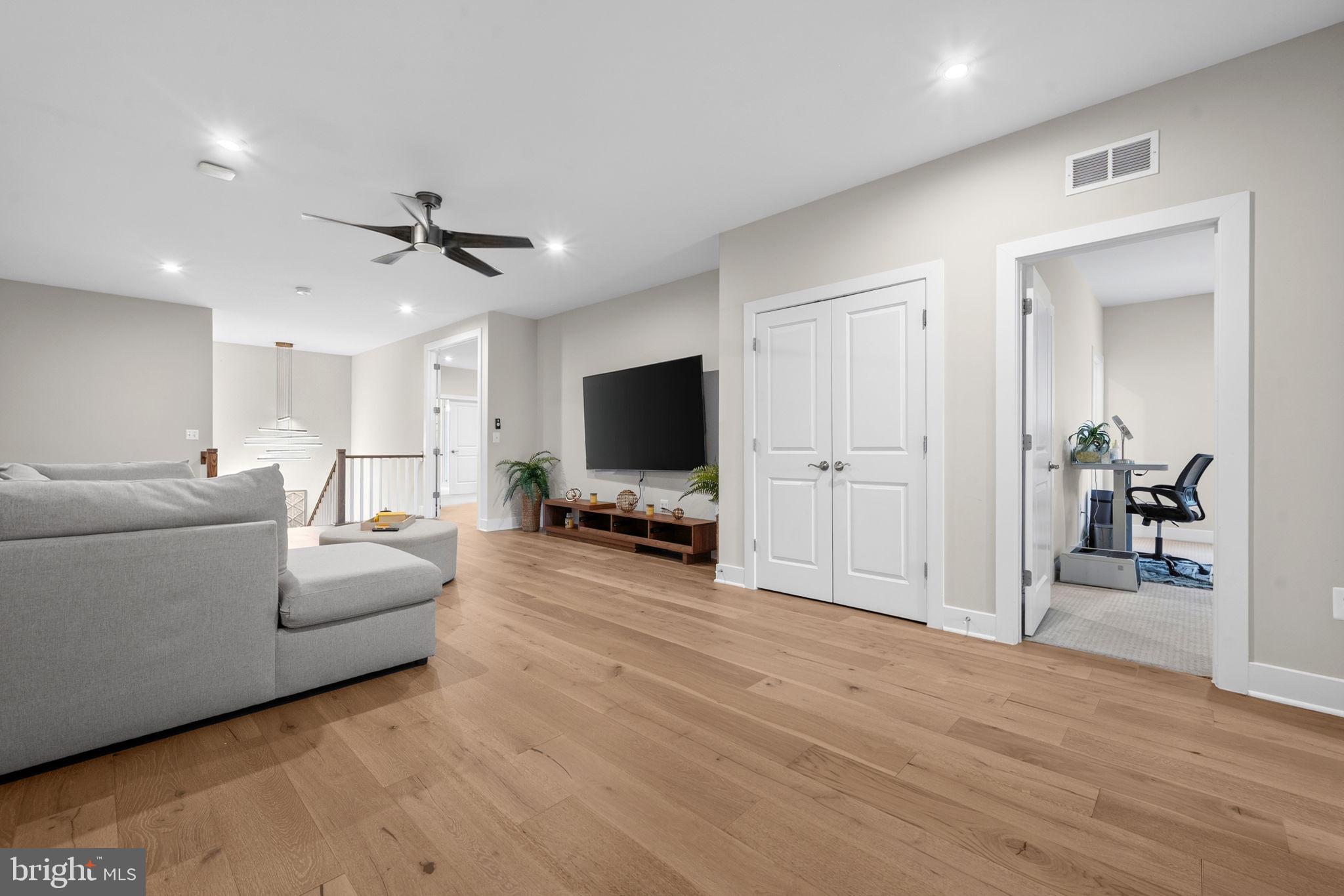 THE RESERVE AT HOLLY SPRINGS - Residential