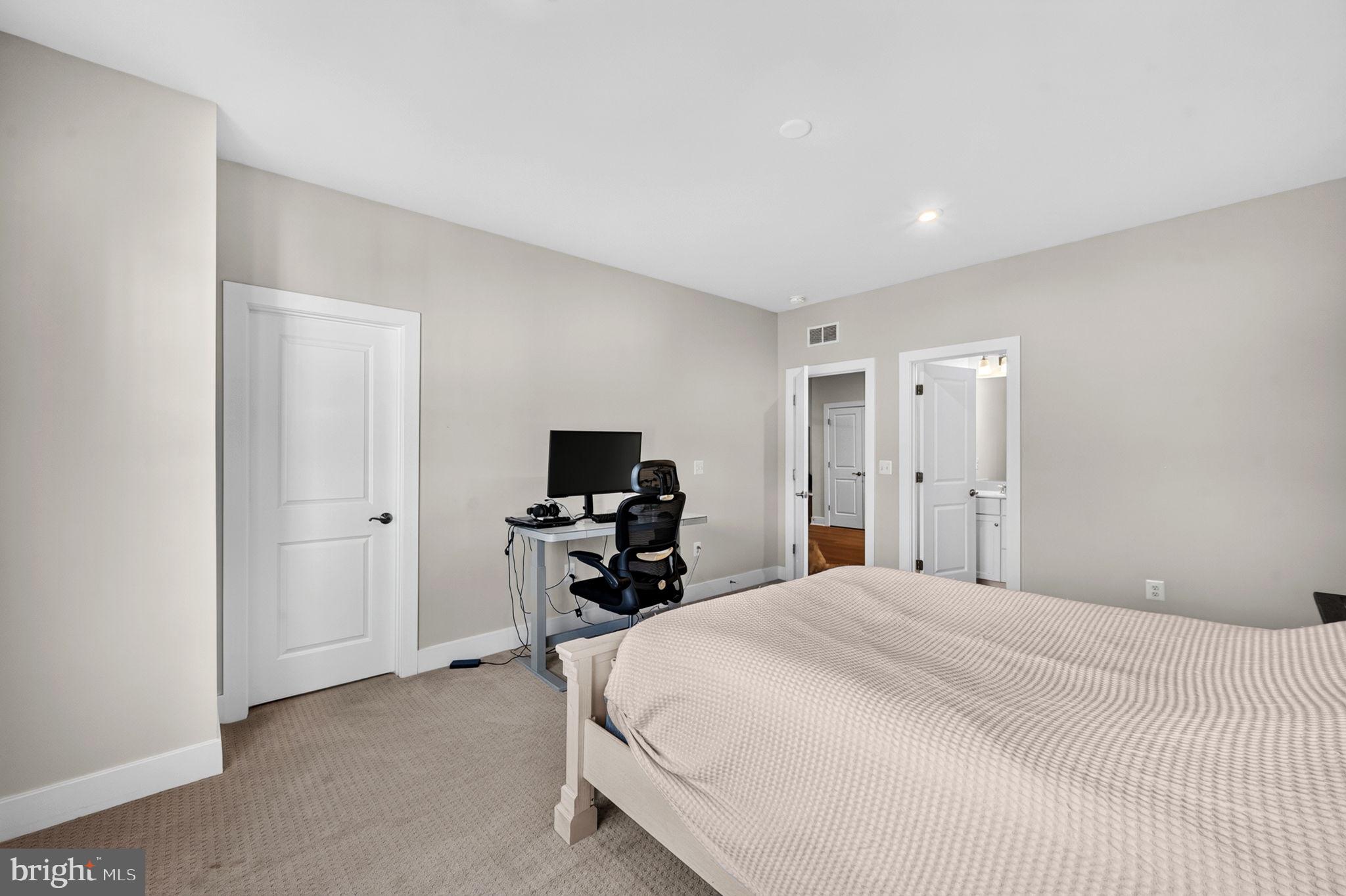 THE RESERVE AT HOLLY SPRINGS - Residential