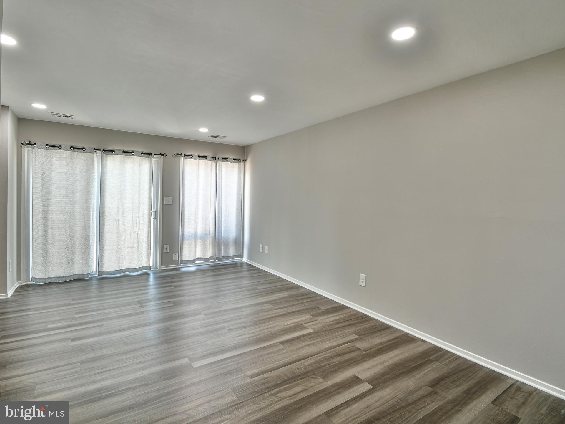 CLUBSIDE - Residential