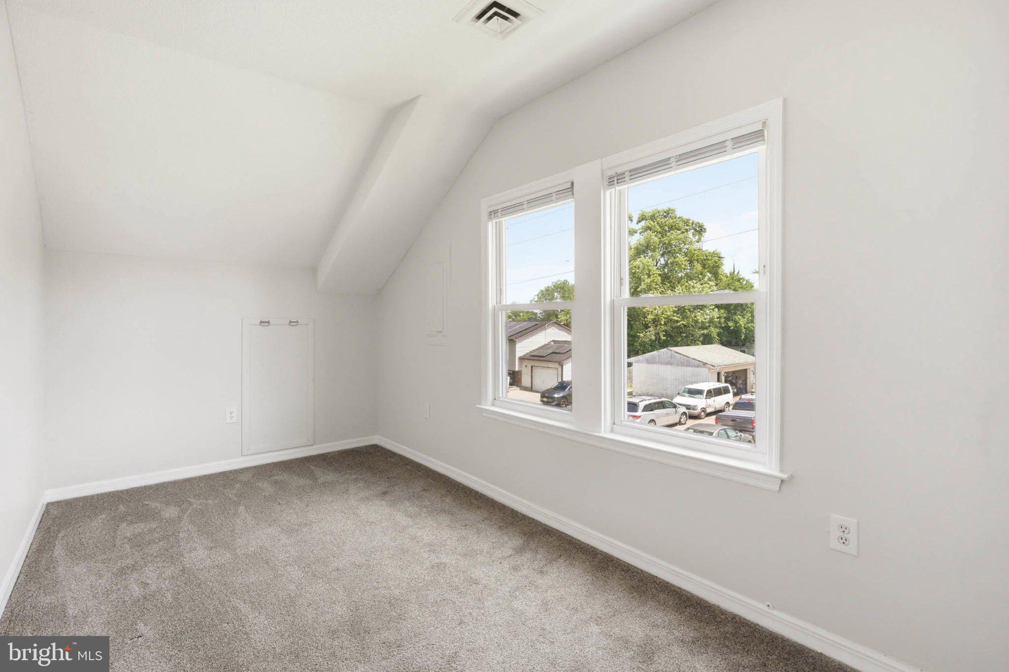 WINDSOR MILL - Residential