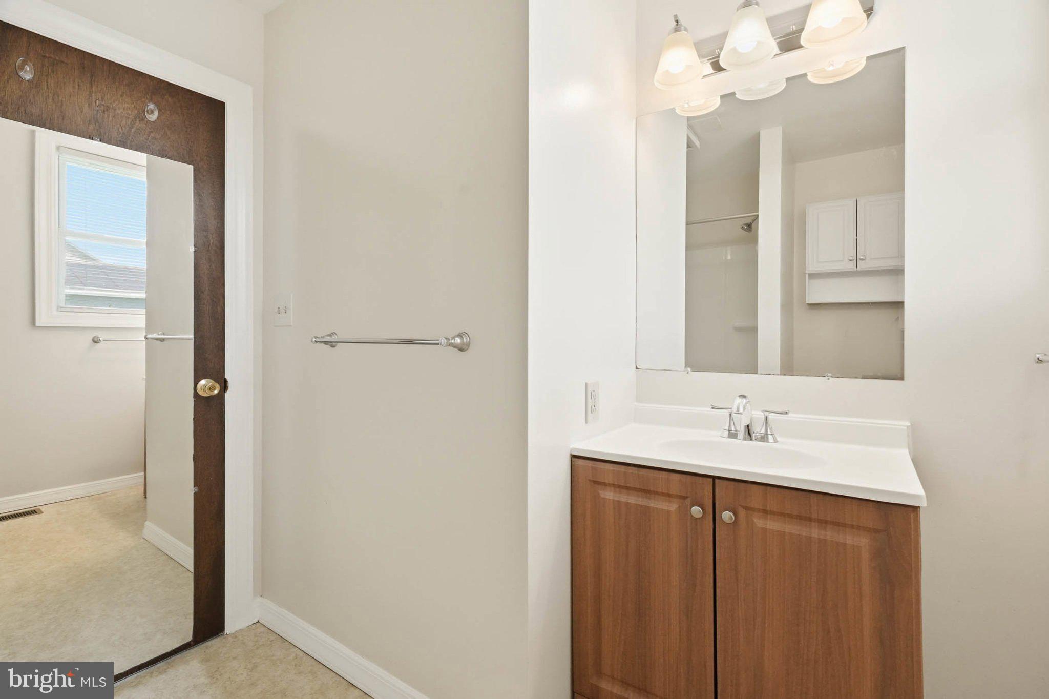 WINDSOR MILL - Residential