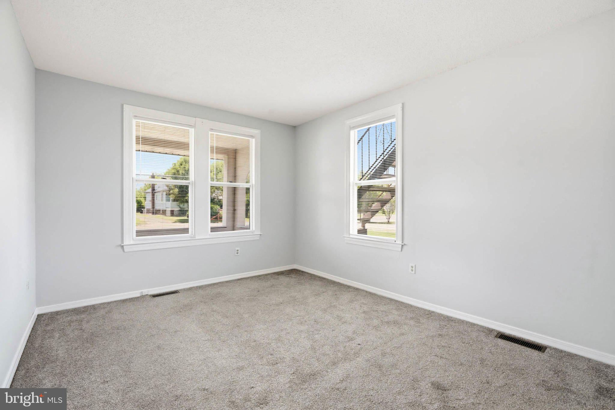 WINDSOR MILL - Residential