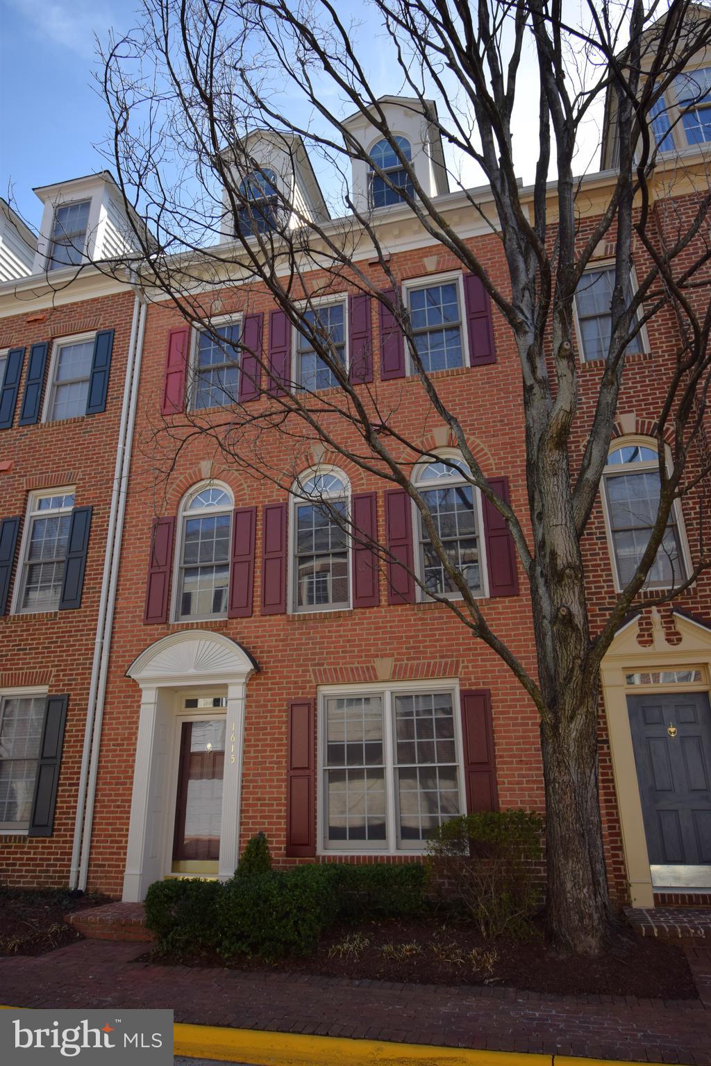TYSONS VILLAGE - Residential Lease