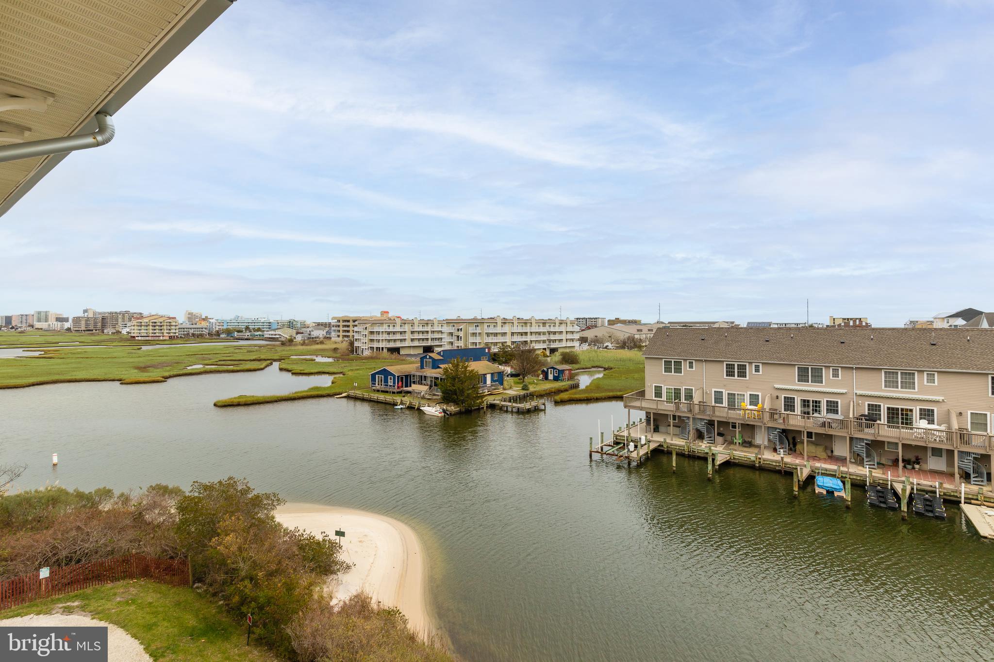 SUNSET ISLAND - Residential
