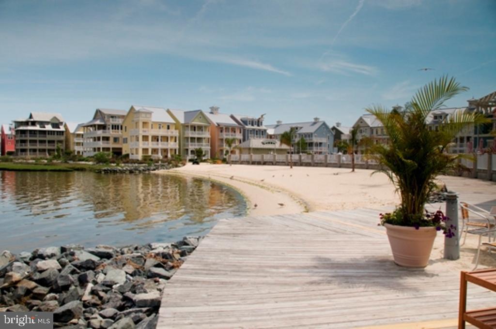 SUNSET ISLAND - Residential