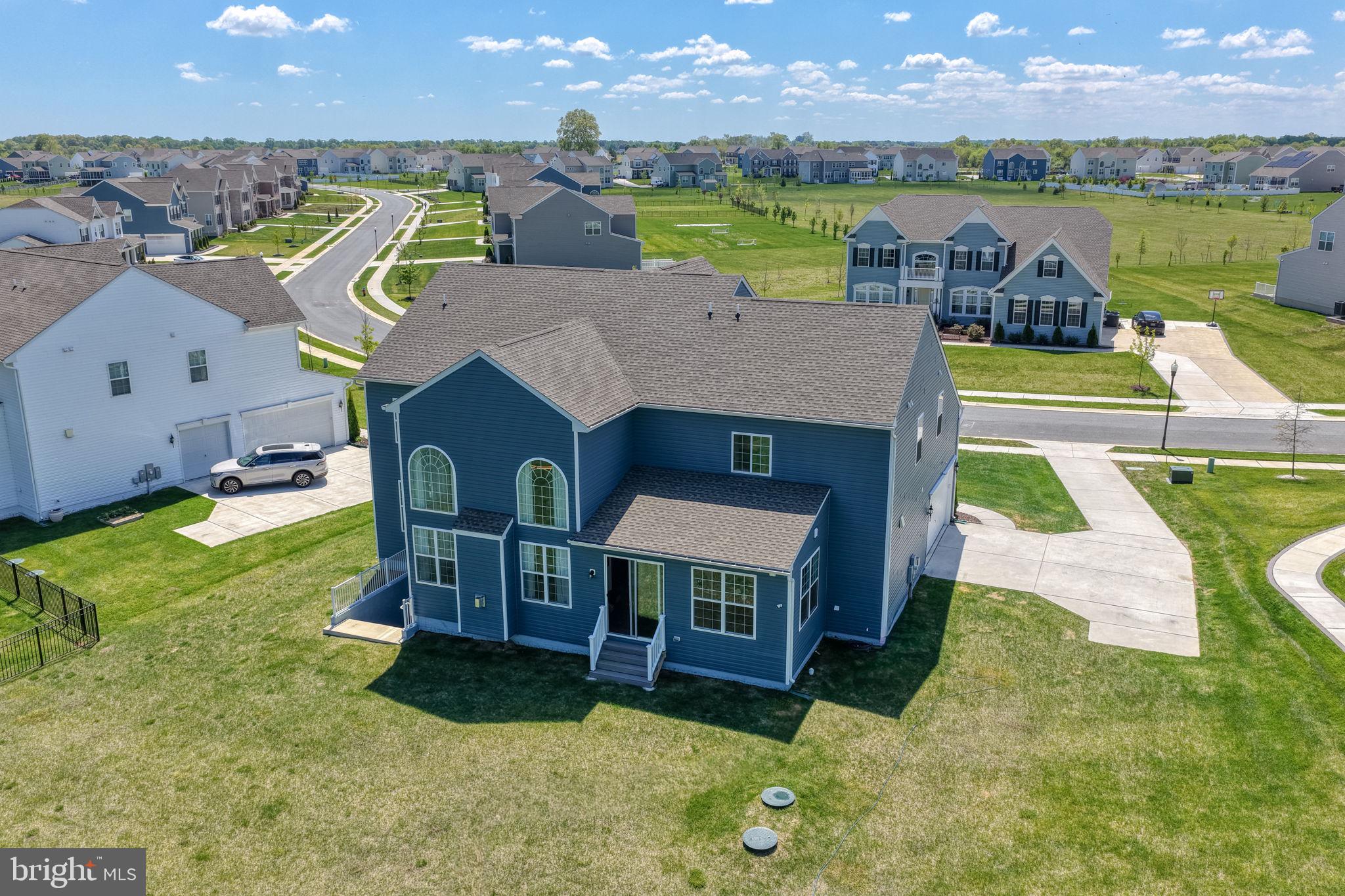 SUMMIT POINTE - Residential