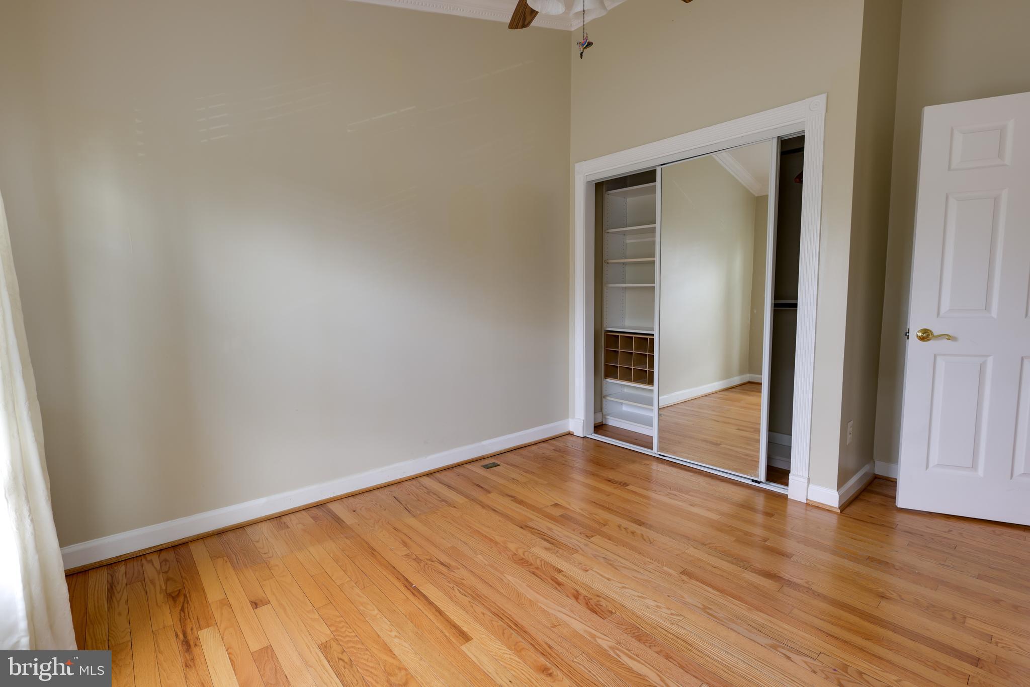 ASHBURN FARM - Residential Lease