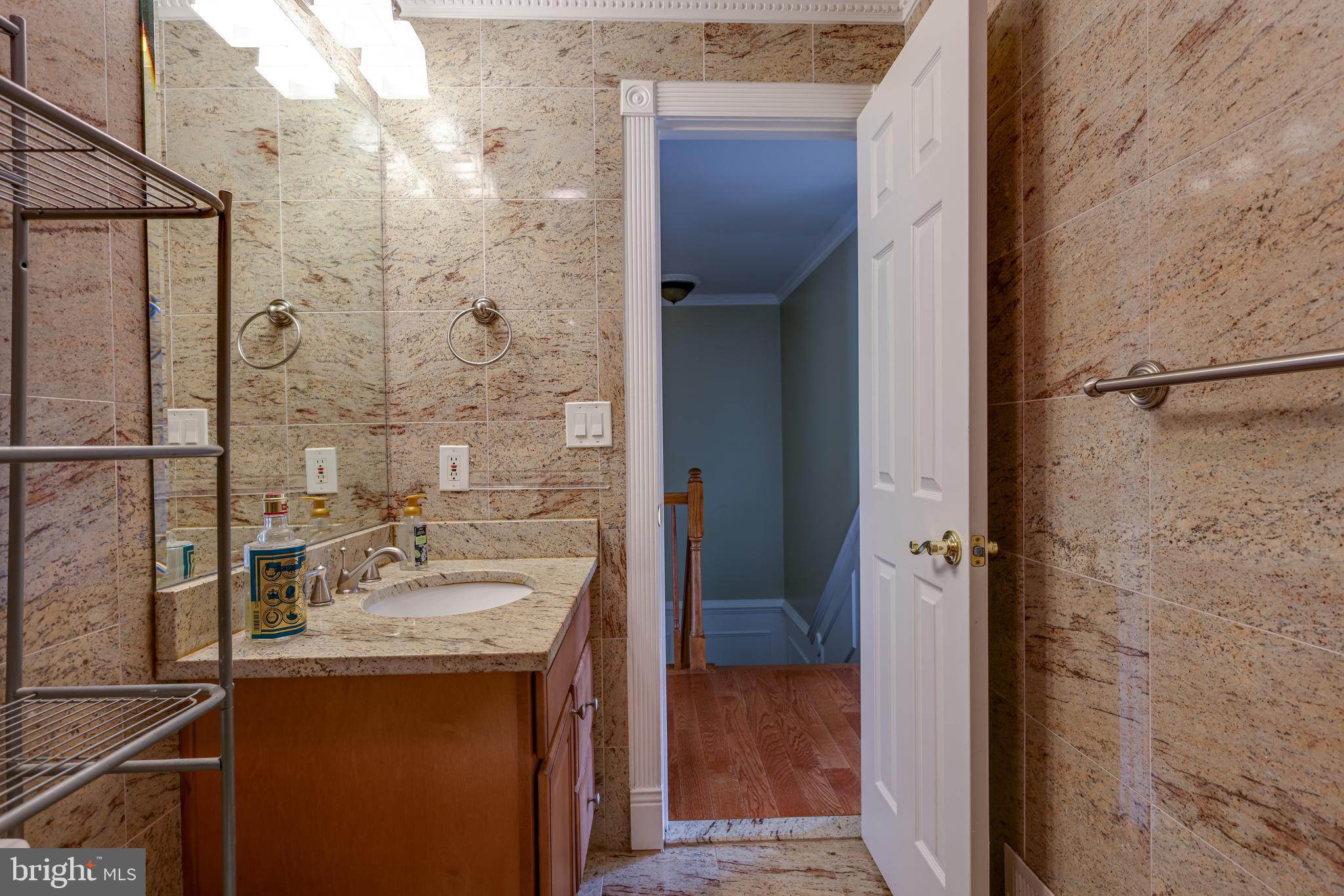 ASHBURN FARM - Residential Lease