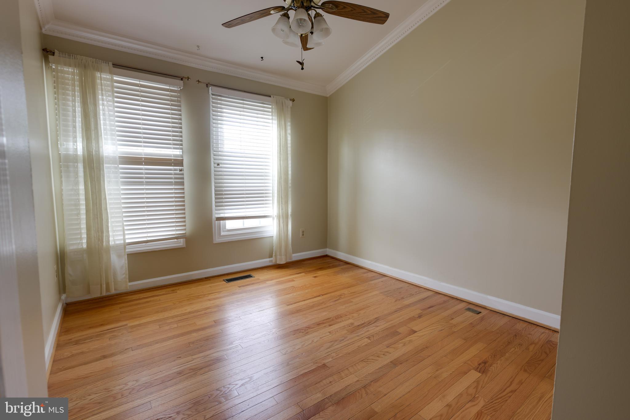 ASHBURN FARM - Residential Lease