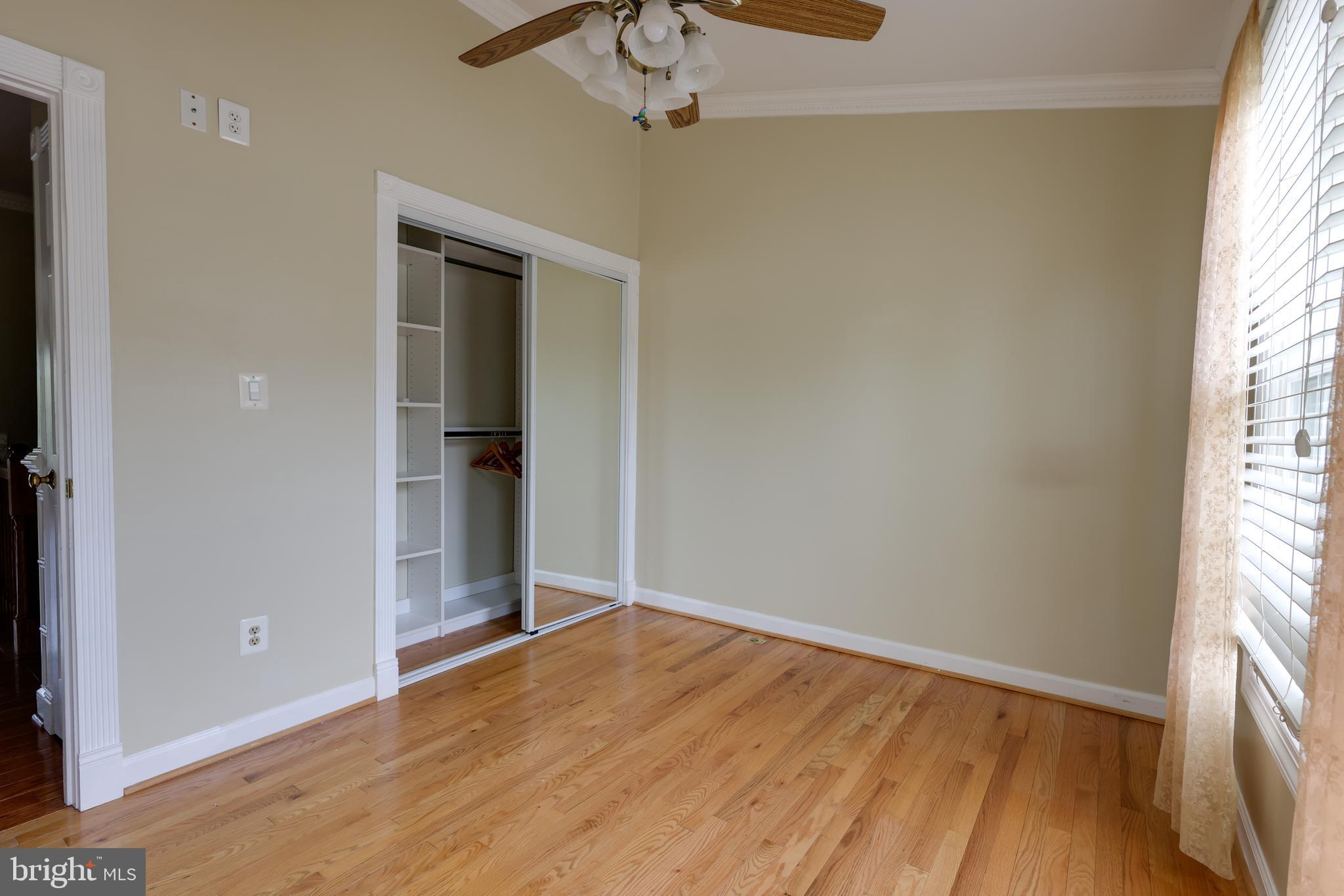 ASHBURN FARM - Residential Lease