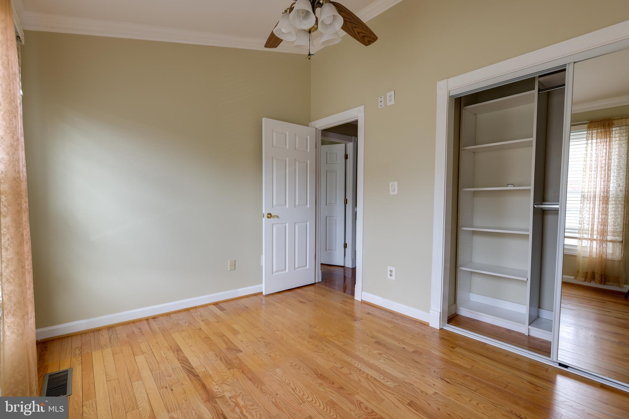 ASHBURN FARM - Residential Lease