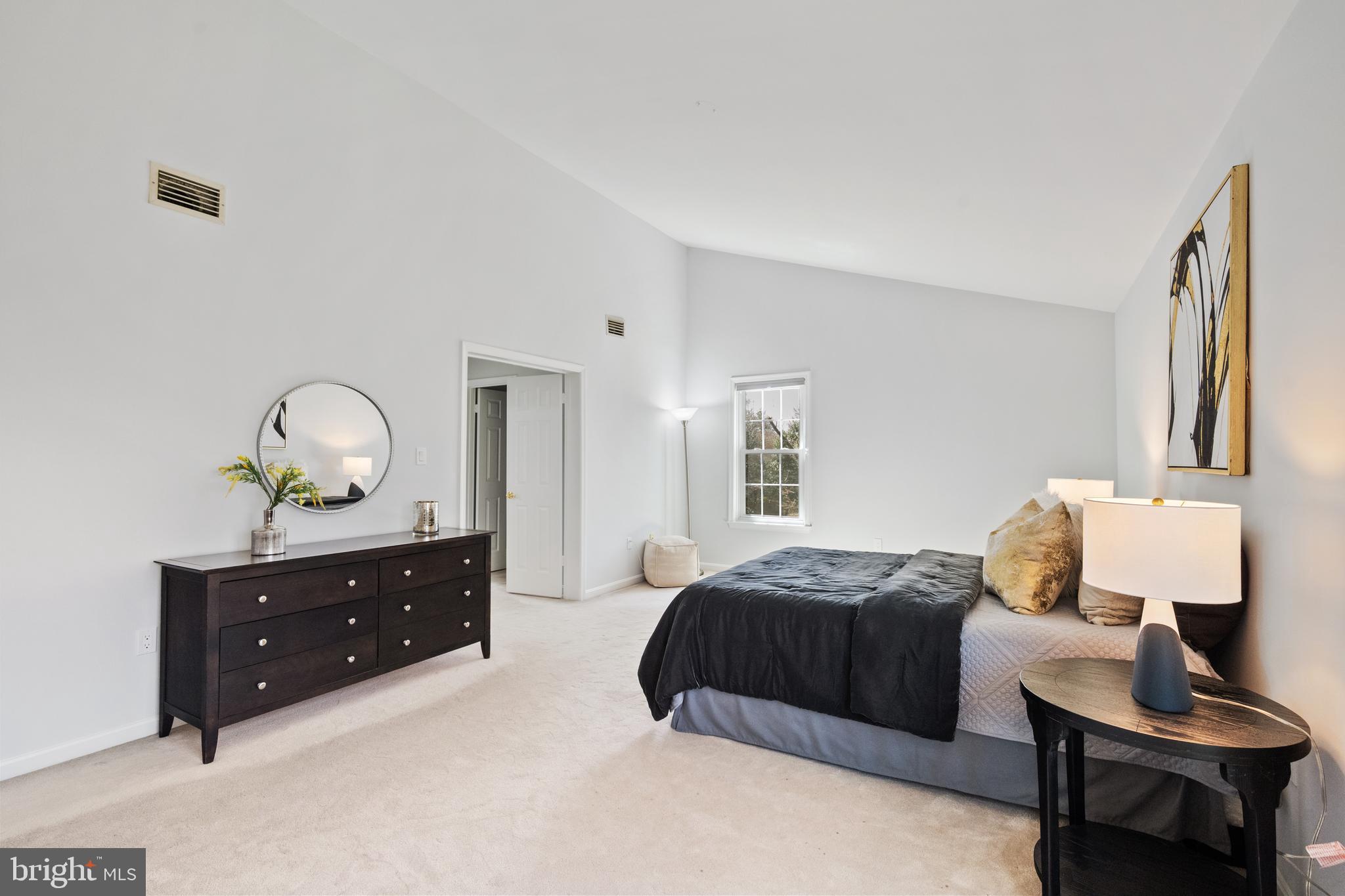BRADDOCK MANOR - Residential