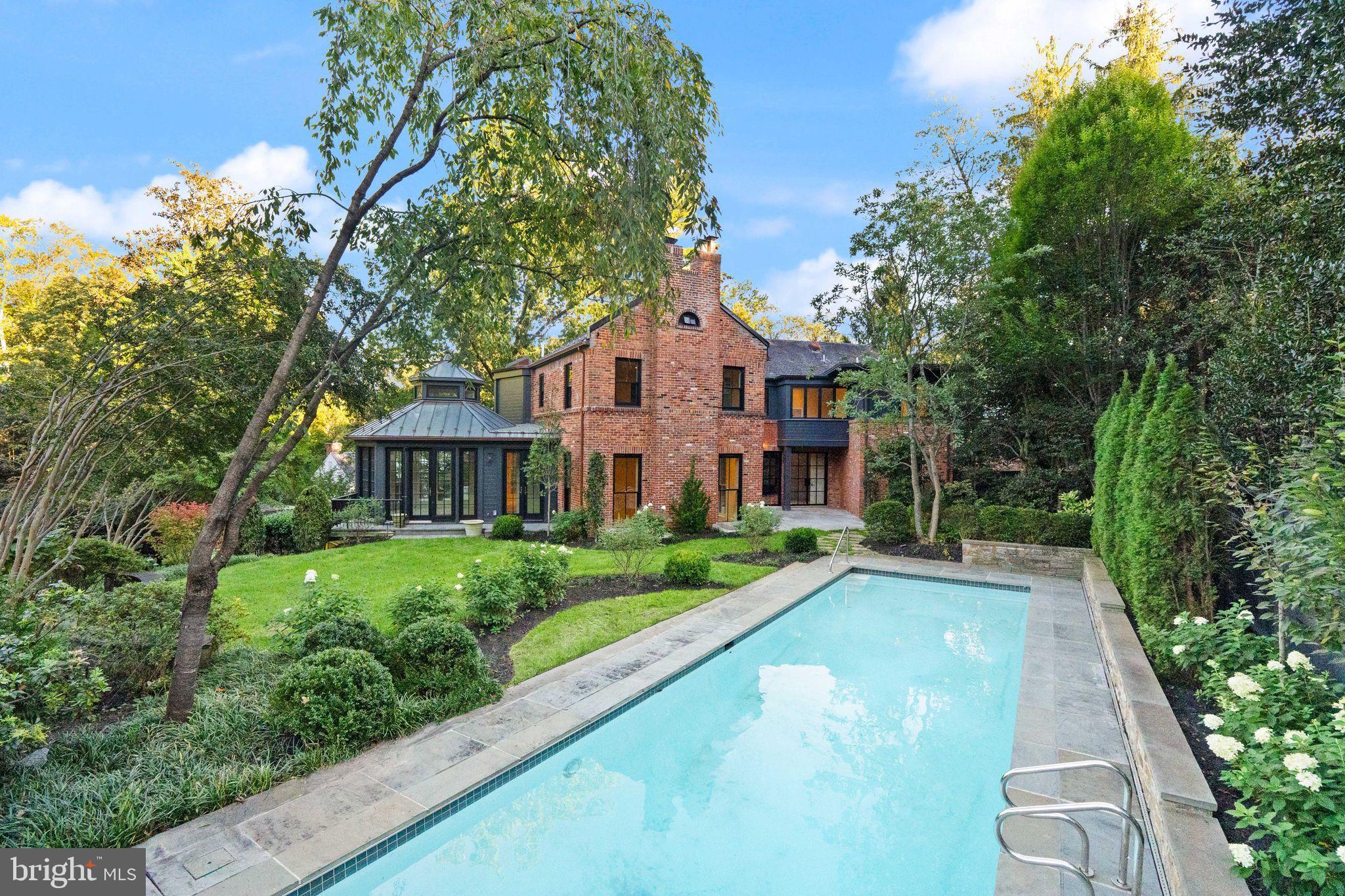 CLEVELAND PARK - Residential