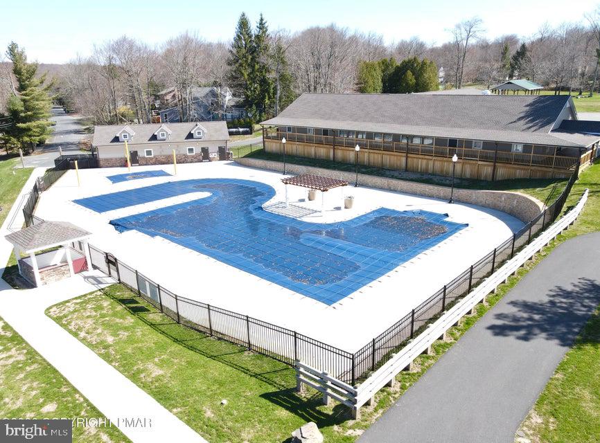 POCONO COUNTRY PLACE - Residential