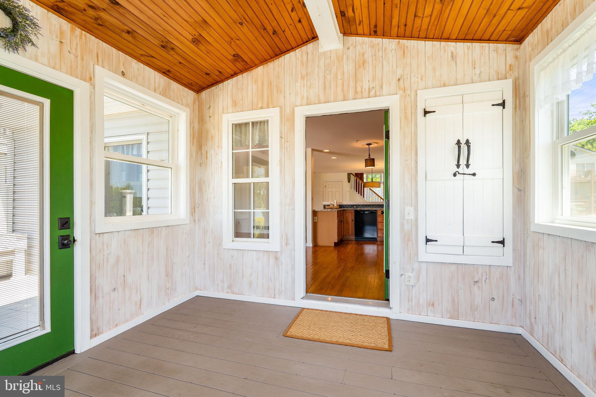 SHIPSIDE - Residential