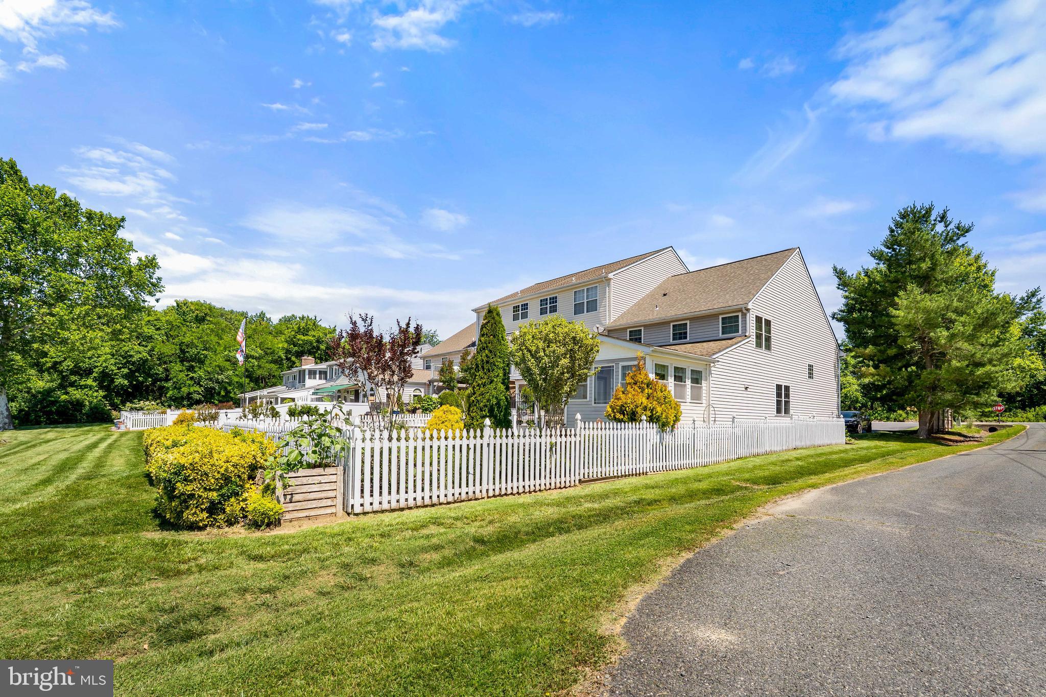 SHIPSIDE - Residential