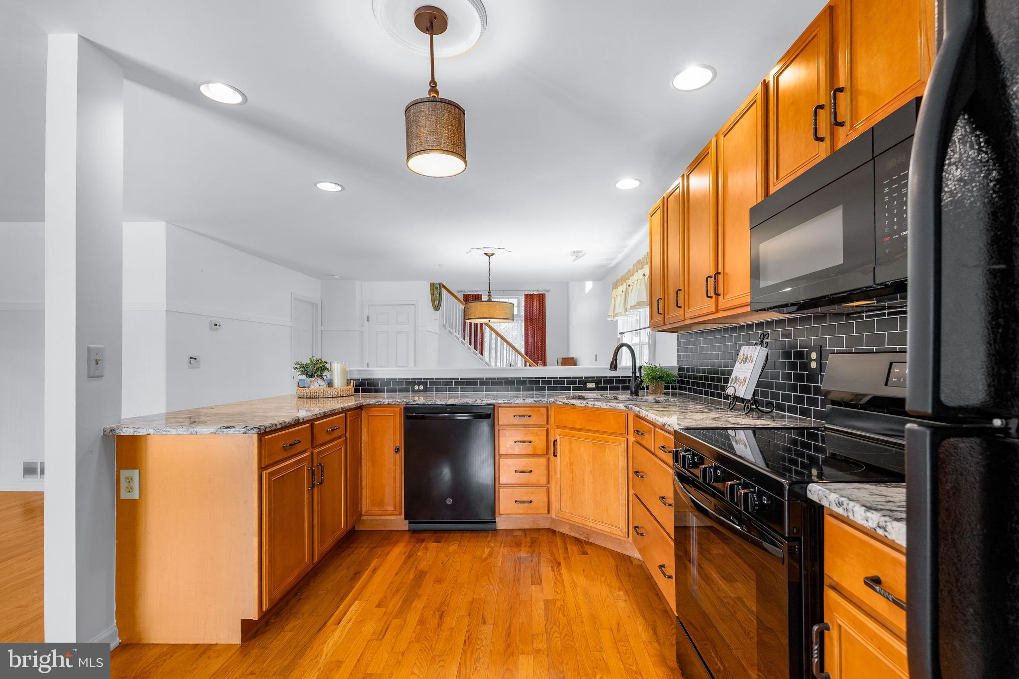 SHIPSIDE - Residential