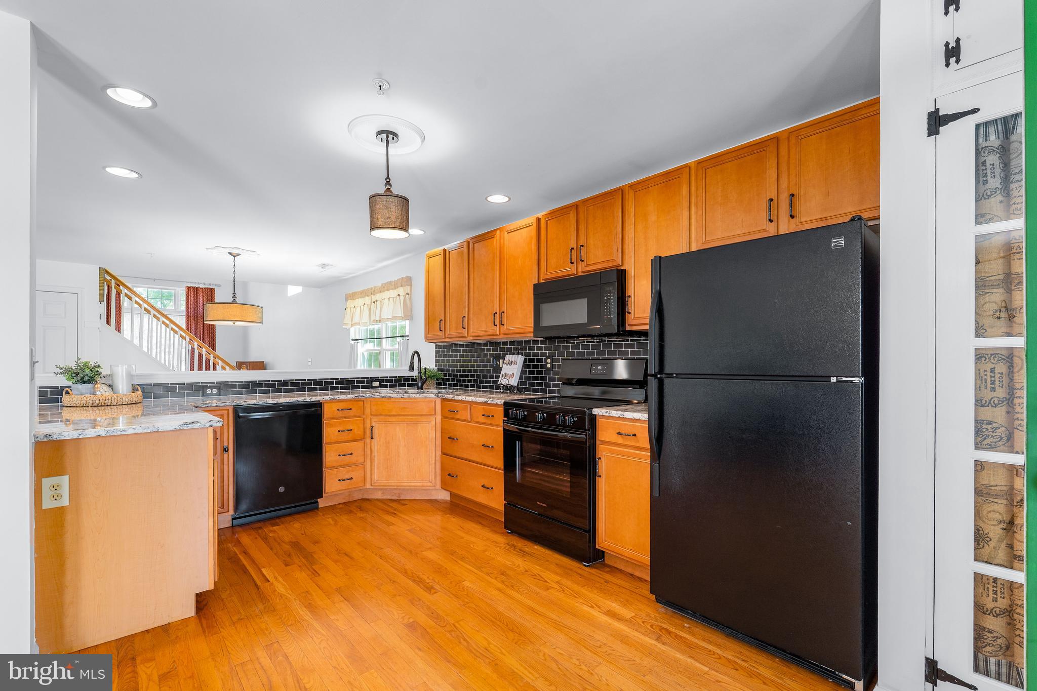 SHIPSIDE - Residential