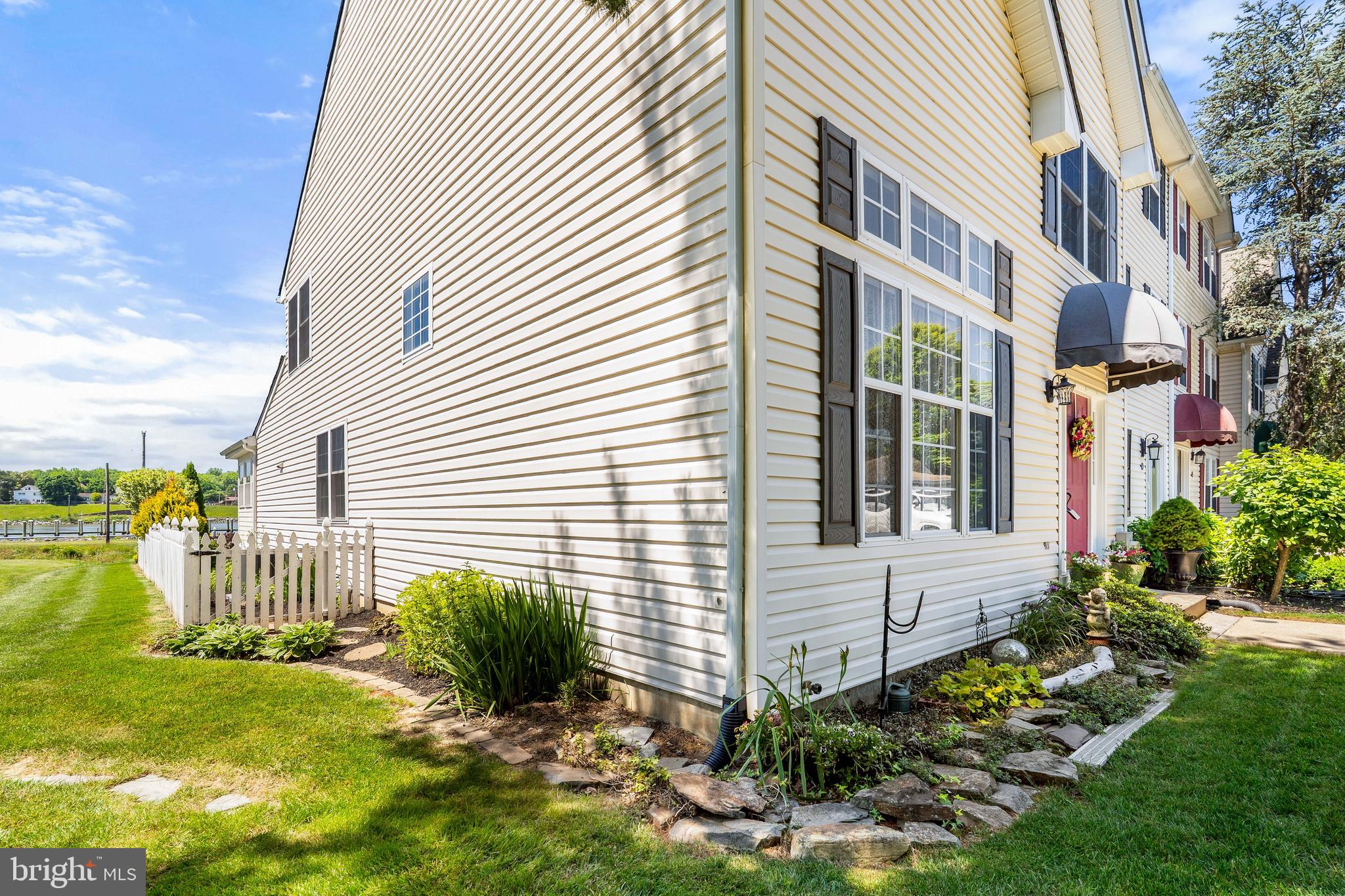 SHIPSIDE - Residential