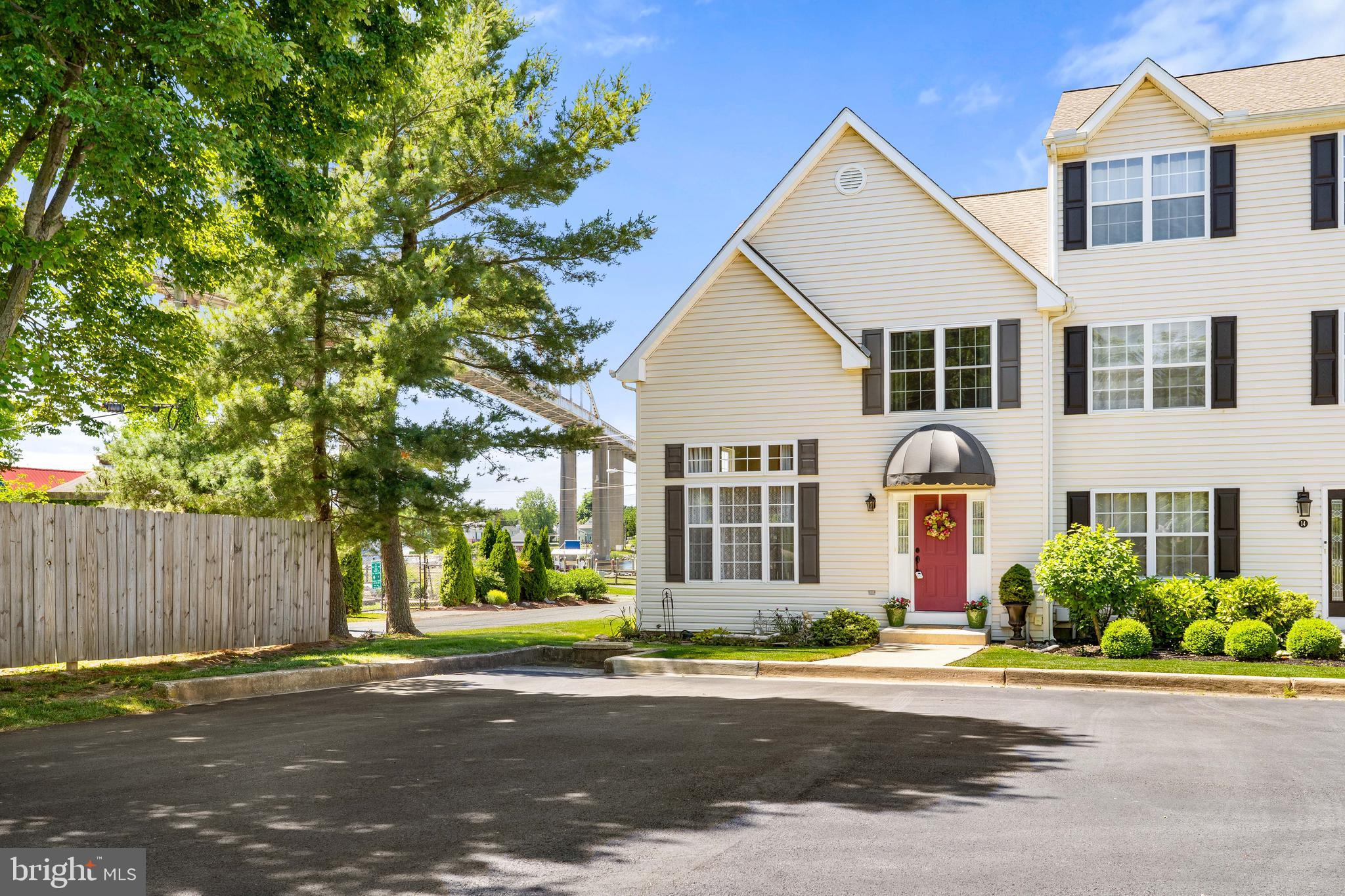 SHIPSIDE - Residential