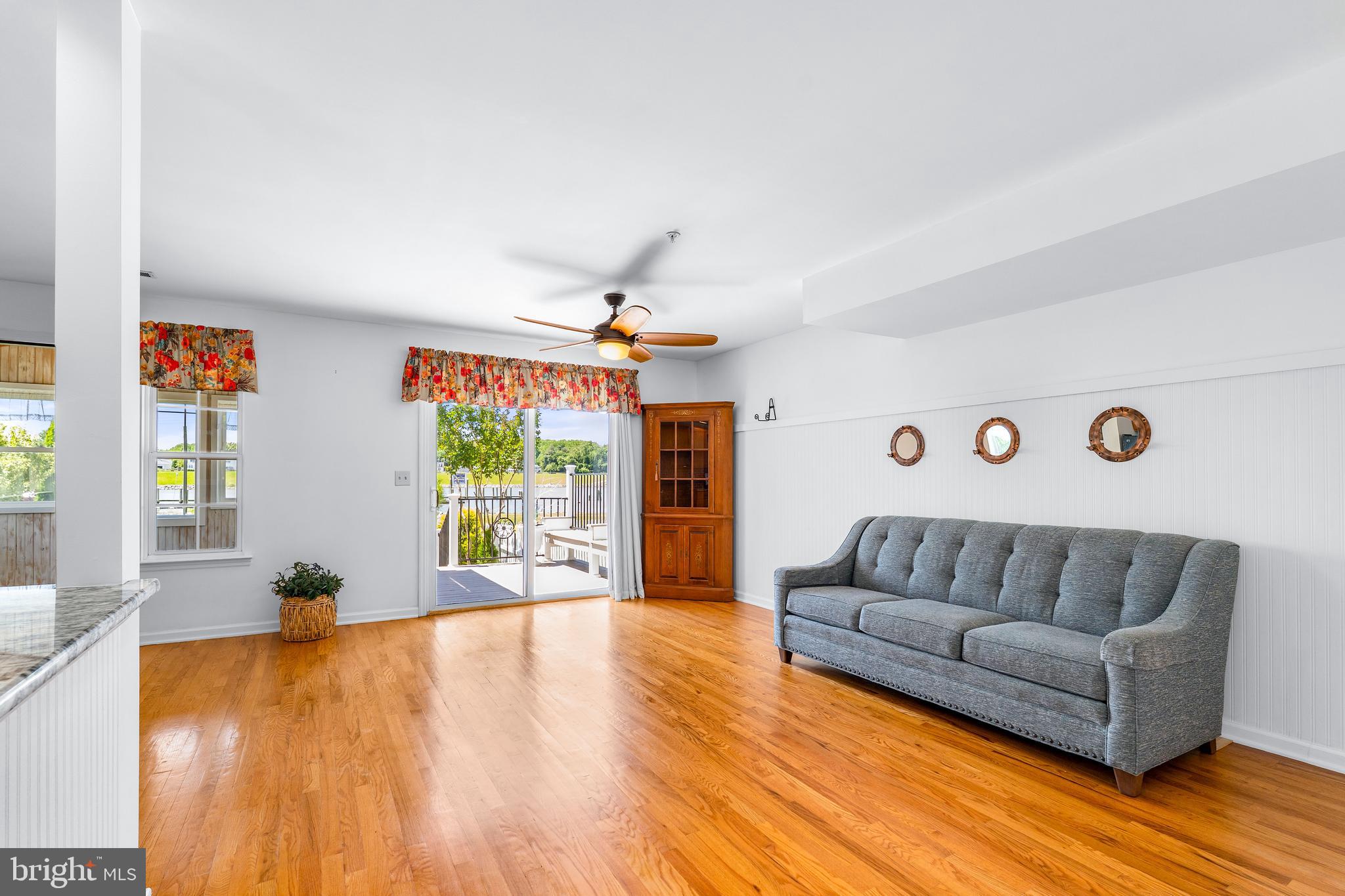 SHIPSIDE - Residential