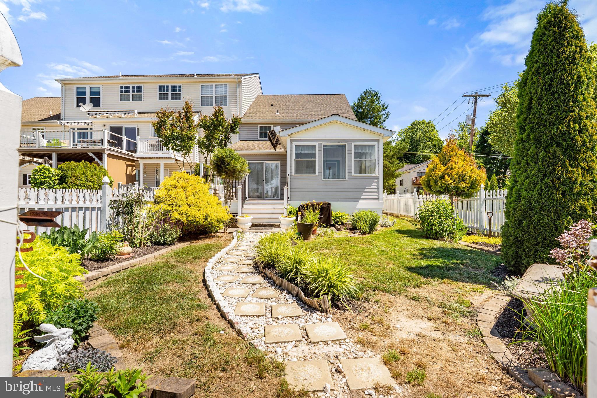SHIPSIDE - Residential