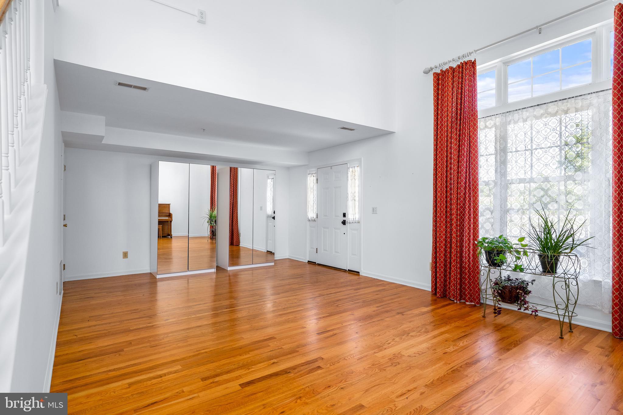 SHIPSIDE - Residential