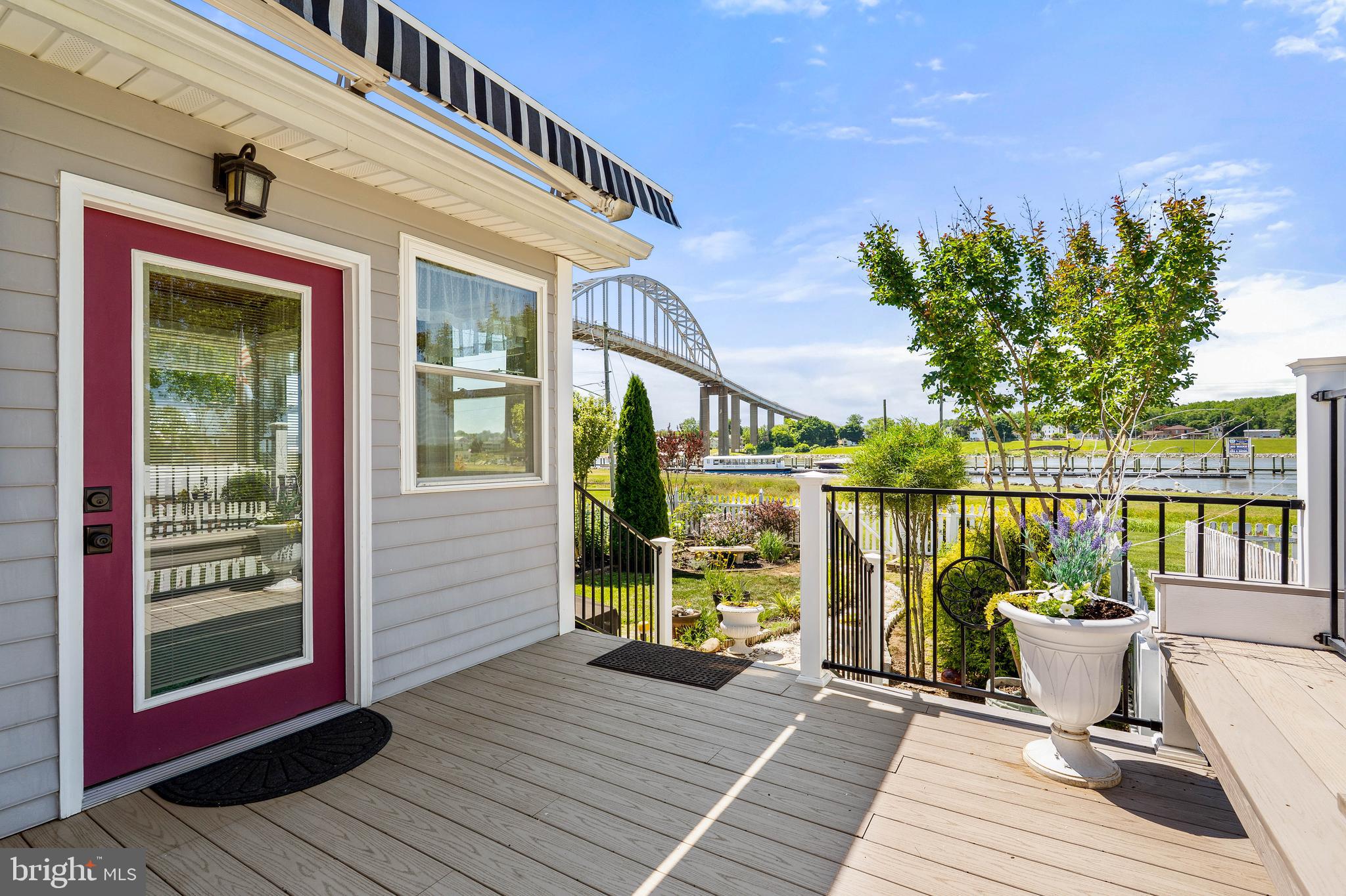 SHIPSIDE - Residential