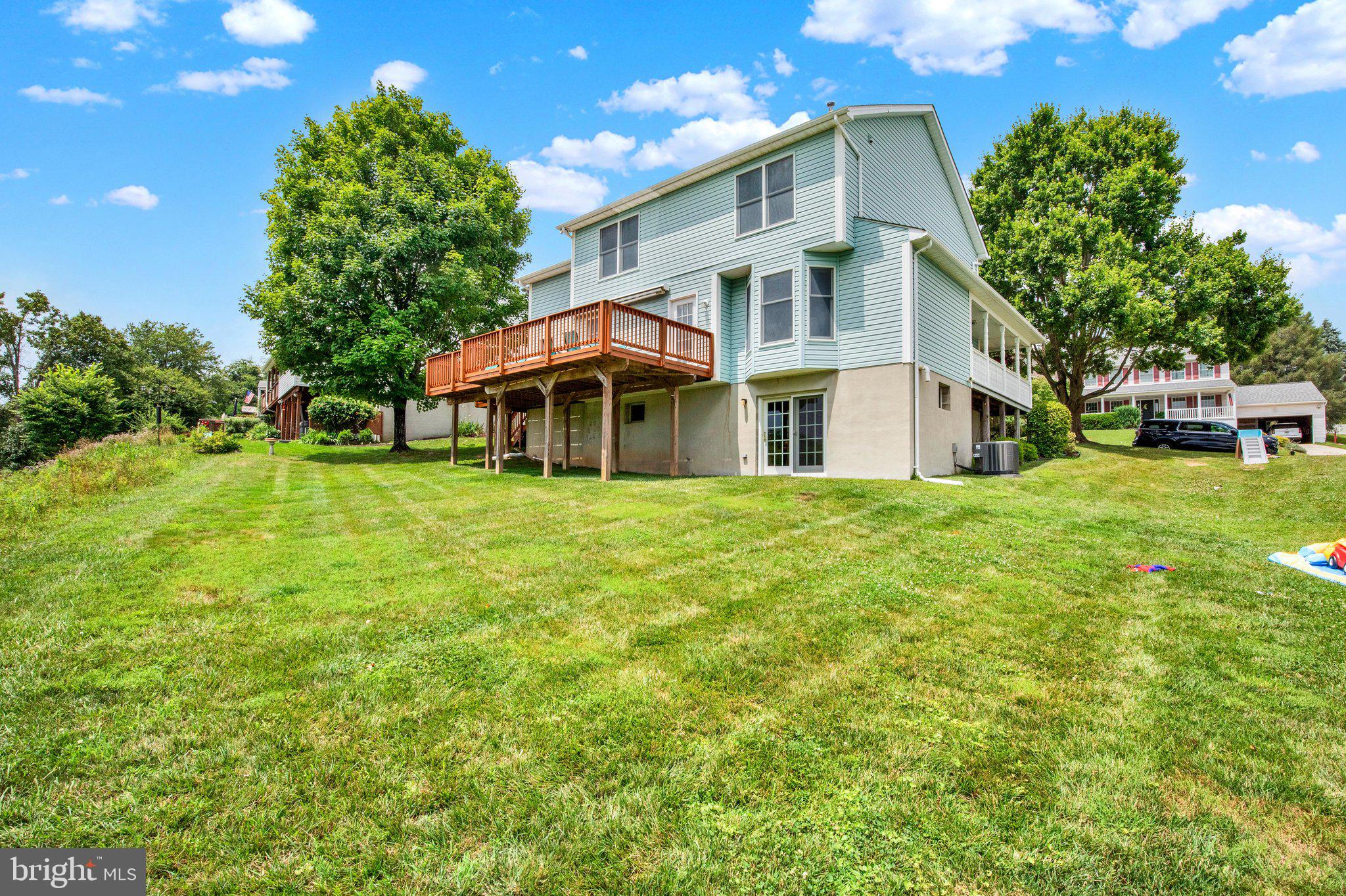 FOREST LAKES - Residential