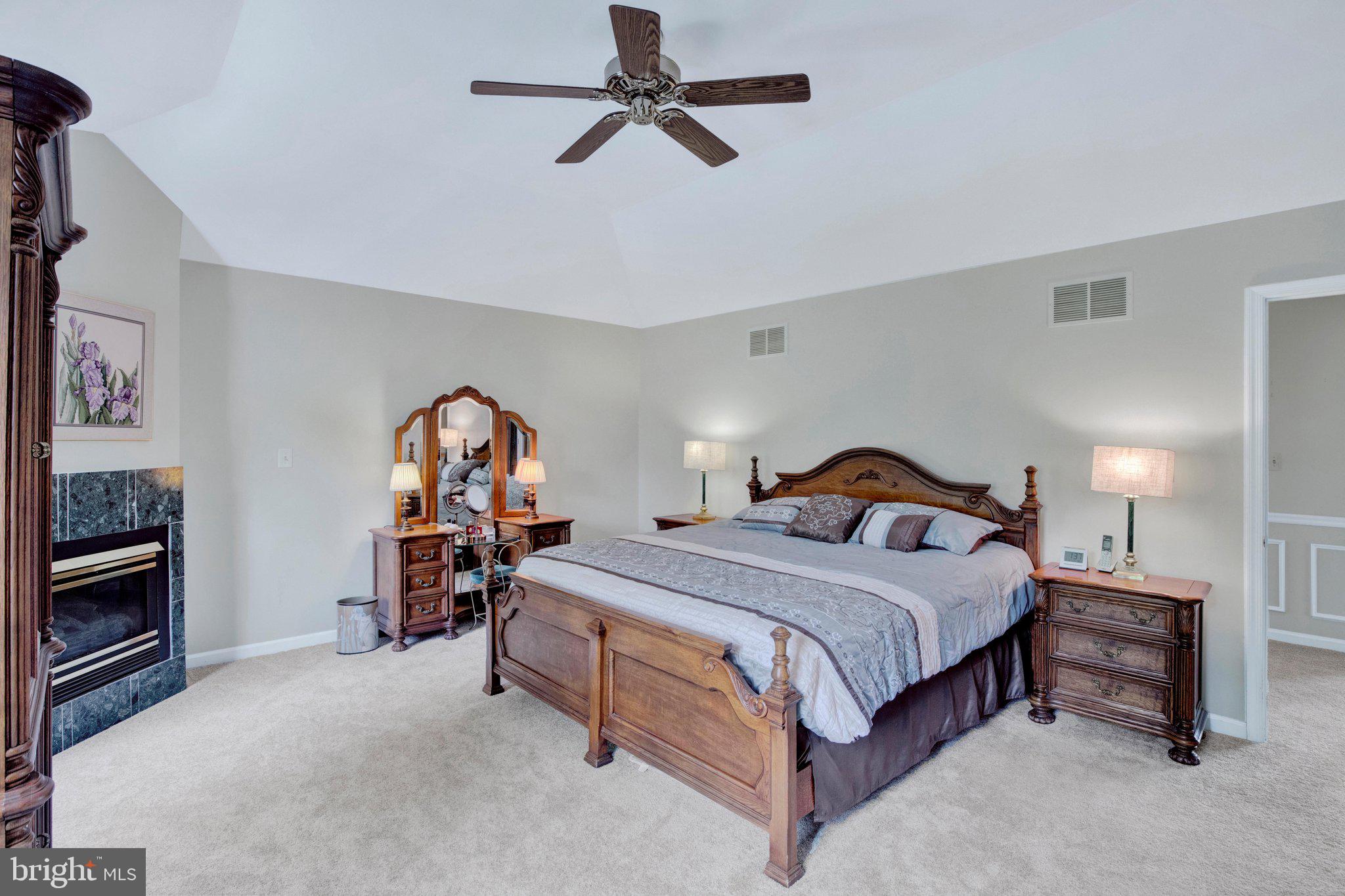 FOREST LAKES - Residential
