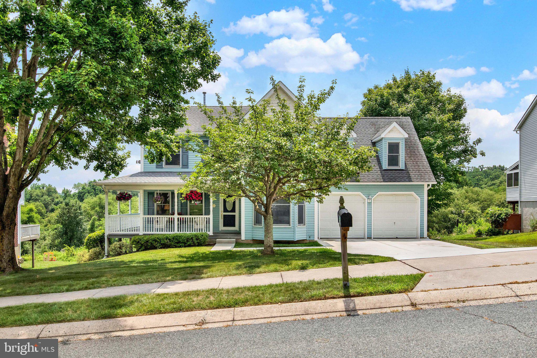 FOREST LAKES - Residential
