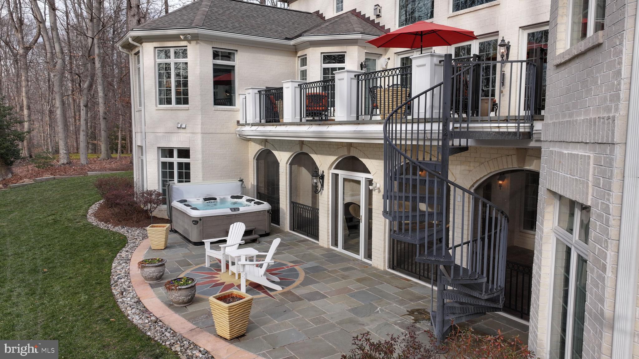 SOUTH RIVER COLONY - Residential