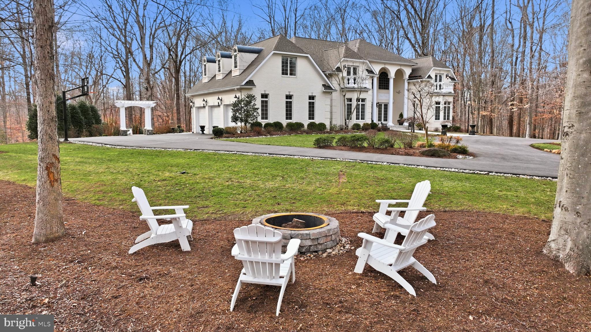 SOUTH RIVER COLONY - Residential