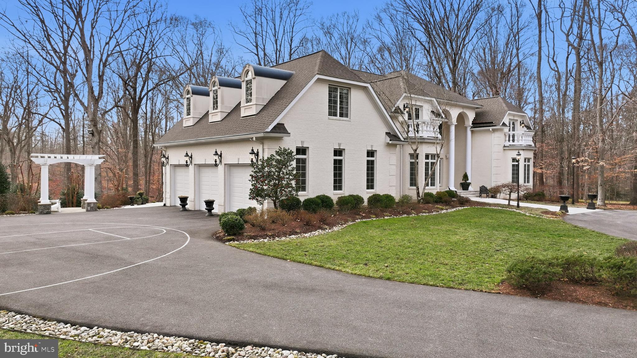 SOUTH RIVER COLONY - Residential