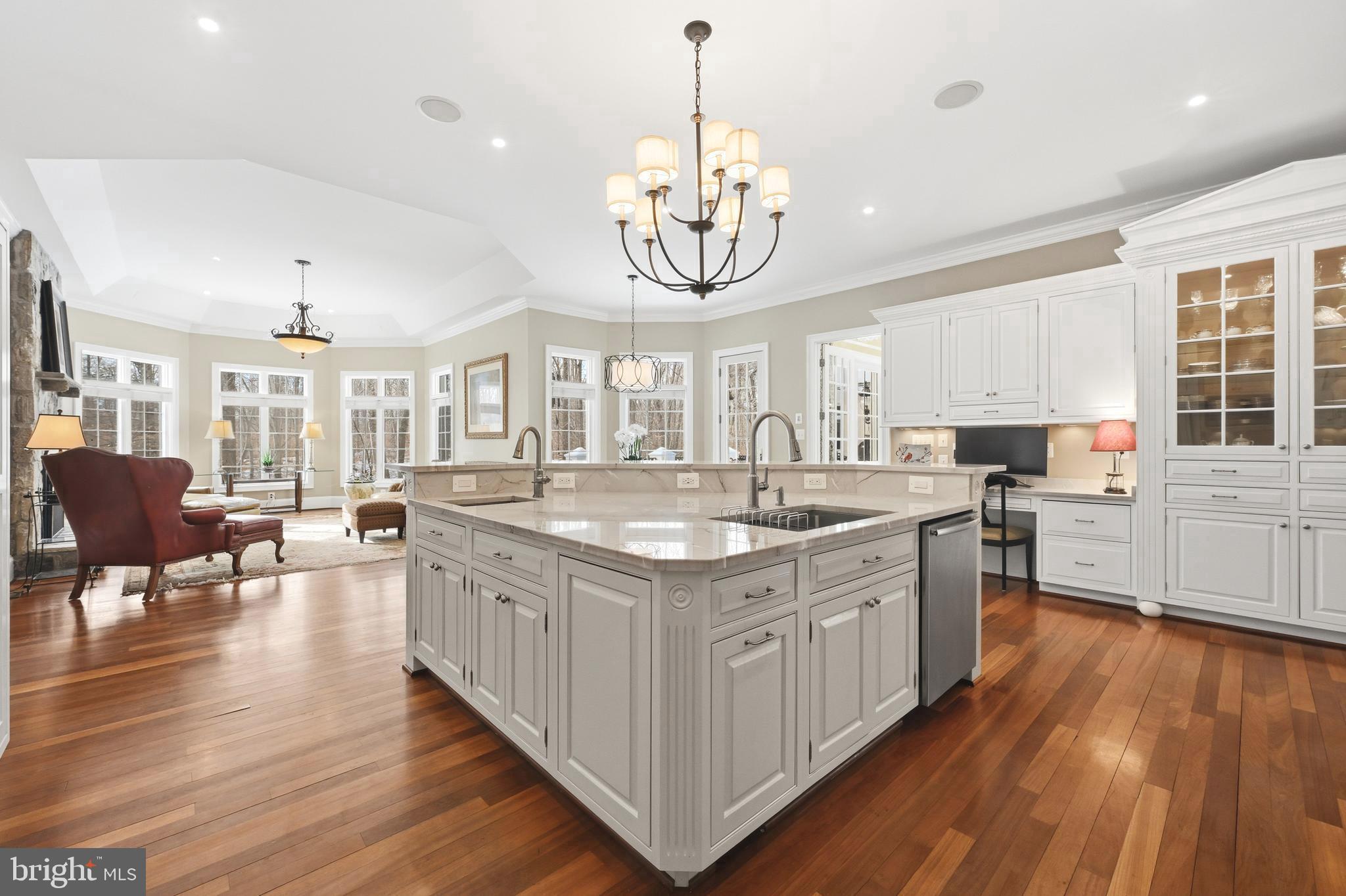 SOUTH RIVER COLONY - Residential