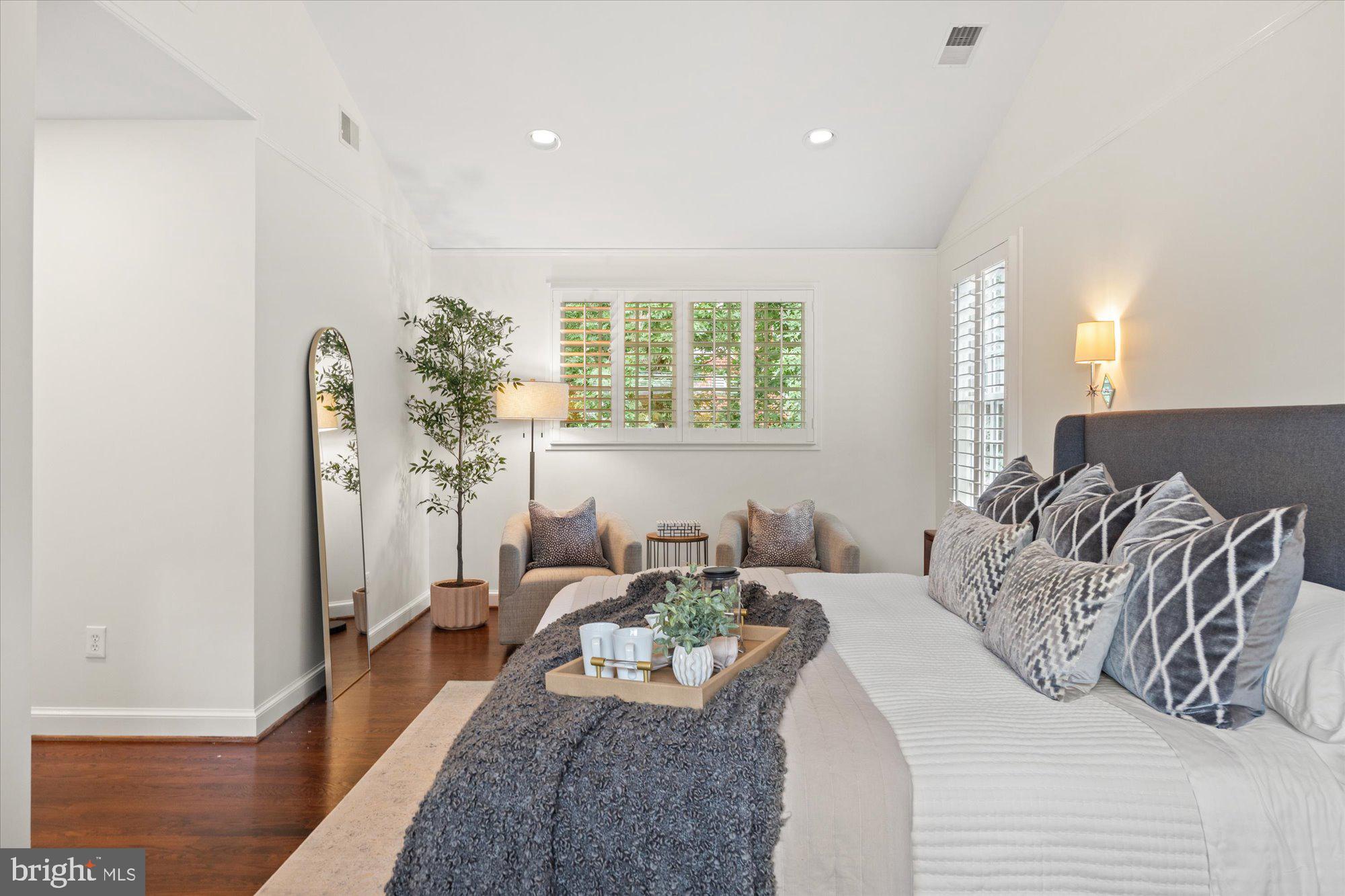 JEFFERSON PARK - Residential