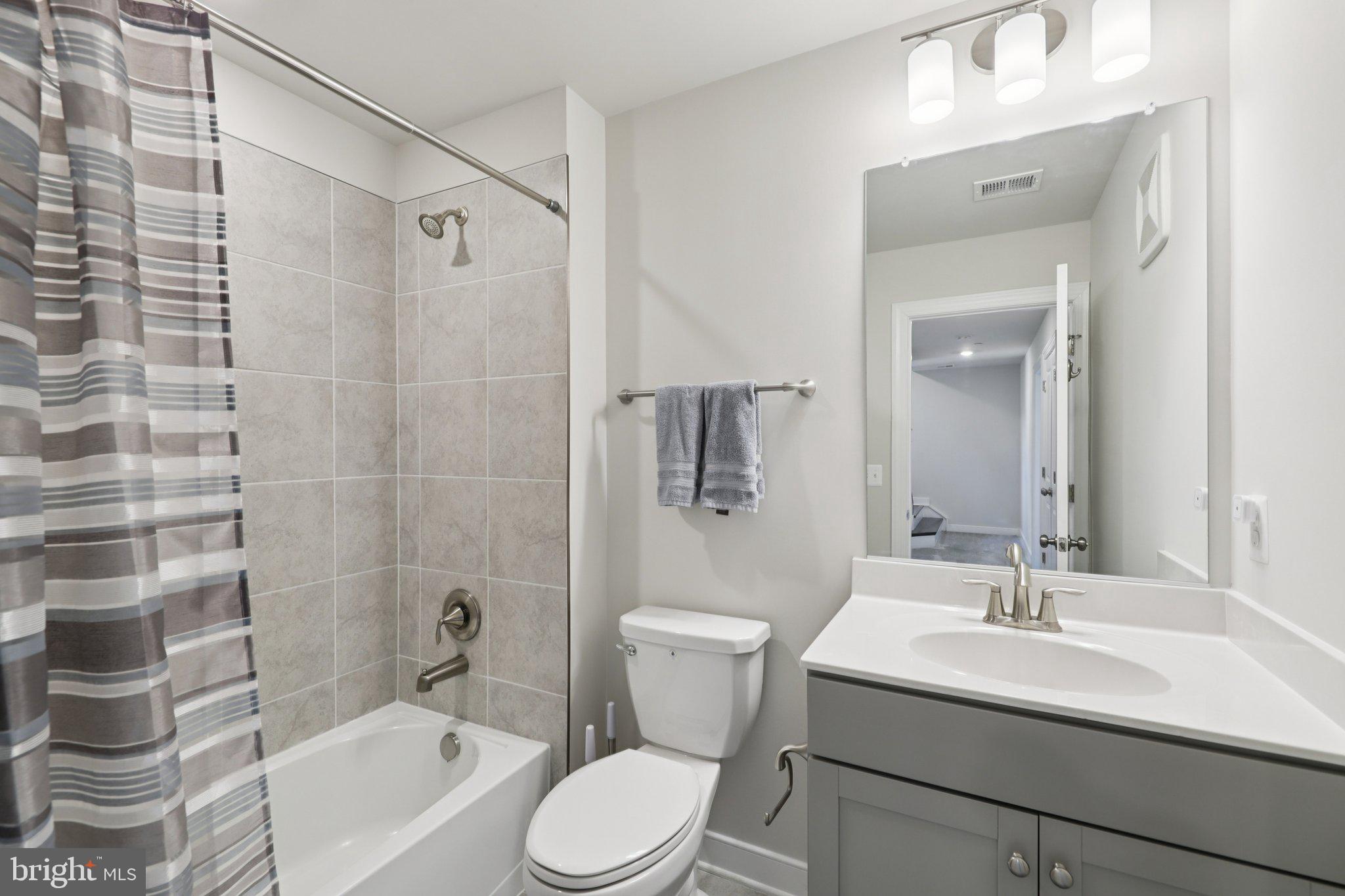HUNTINGTON CROSSING - Residential
