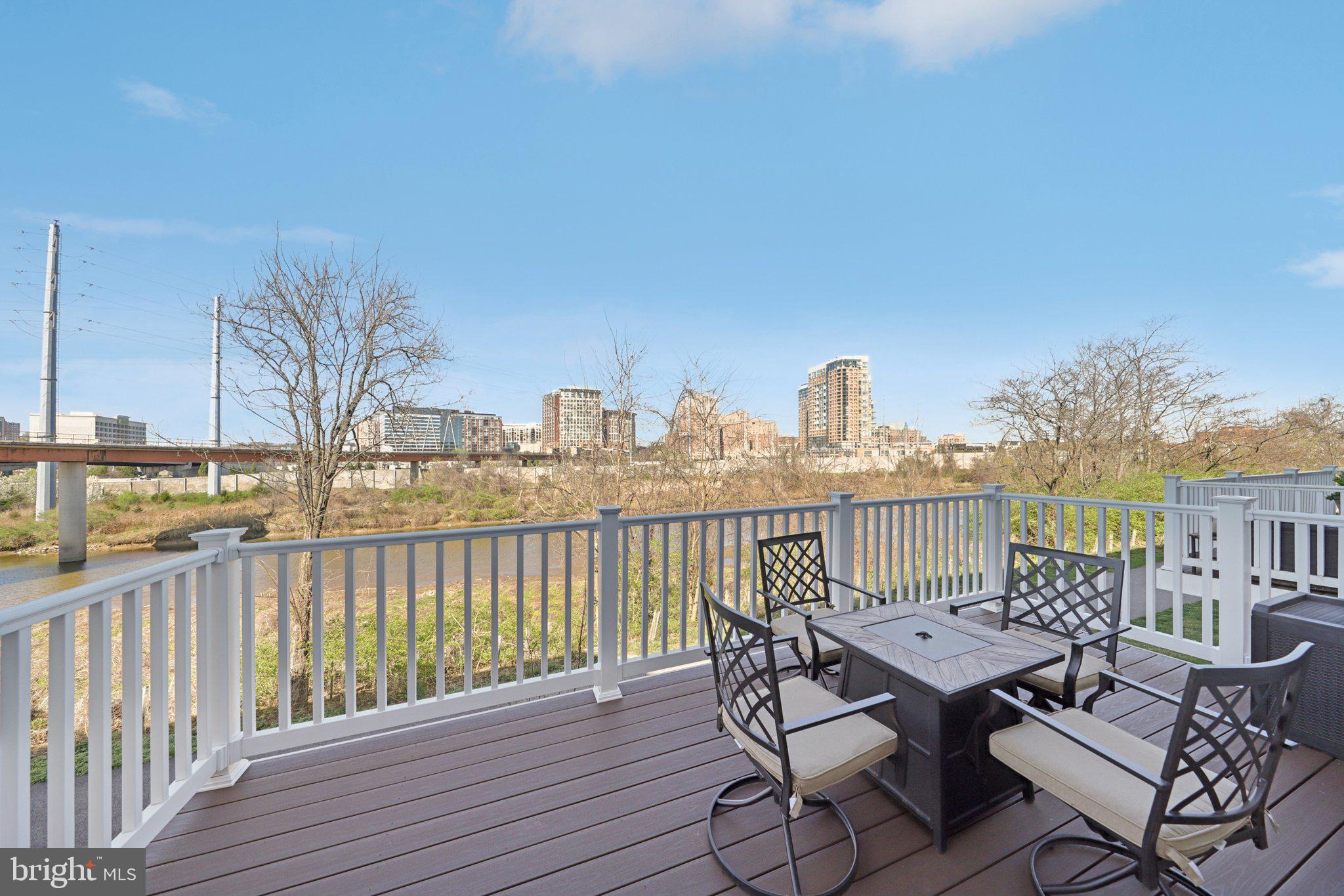 HUNTINGTON CROSSING - Residential